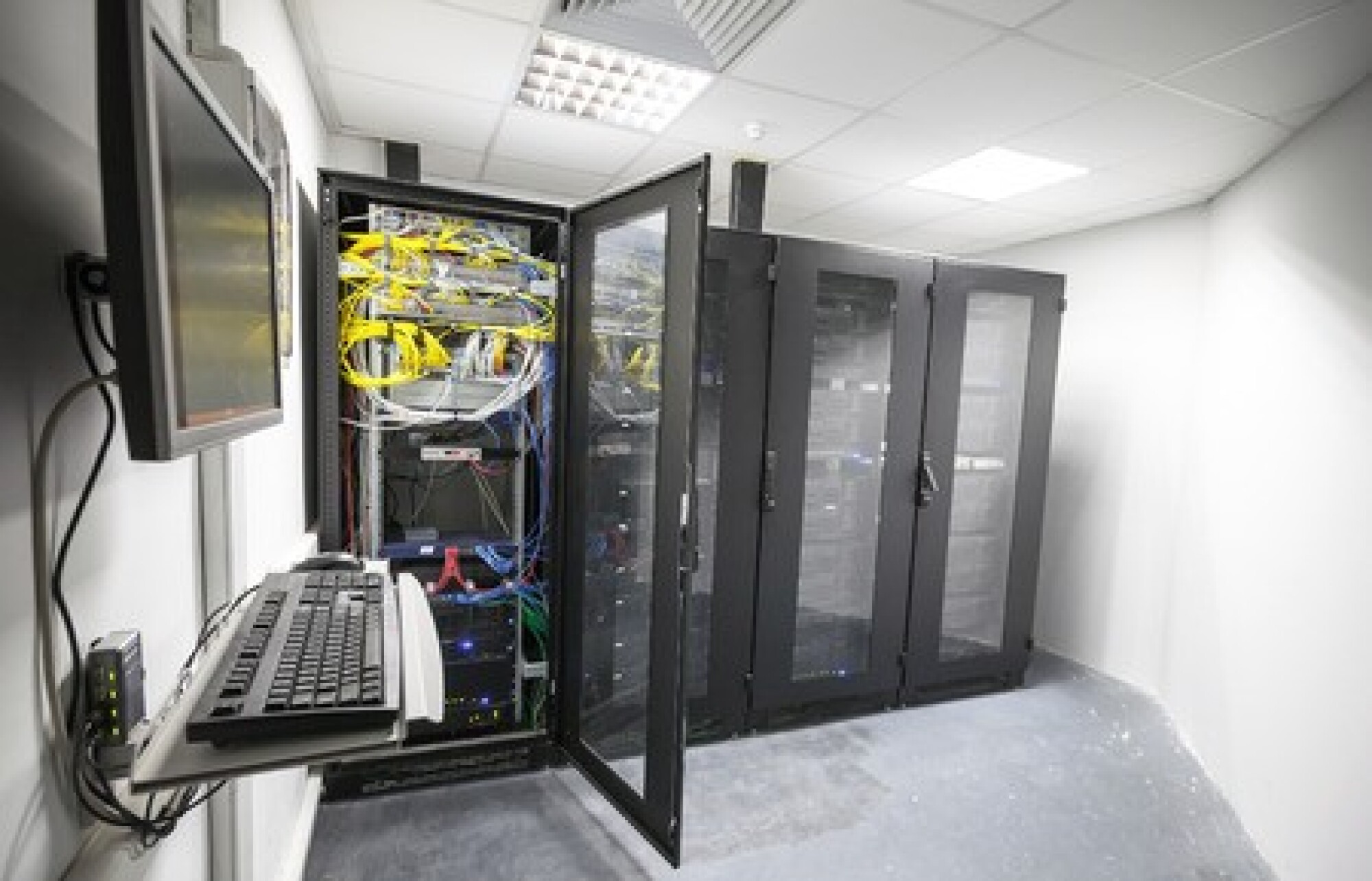 Câblage de baies informatiques