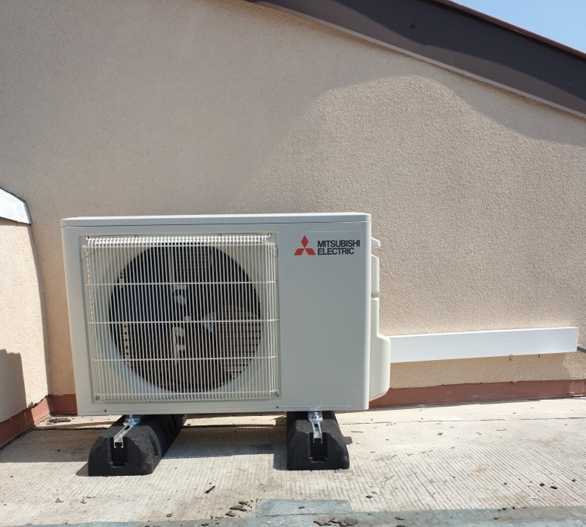 Installation d'une climatisation PAC AIR-AIR MITSUBISHI dans une maison à Benfeld