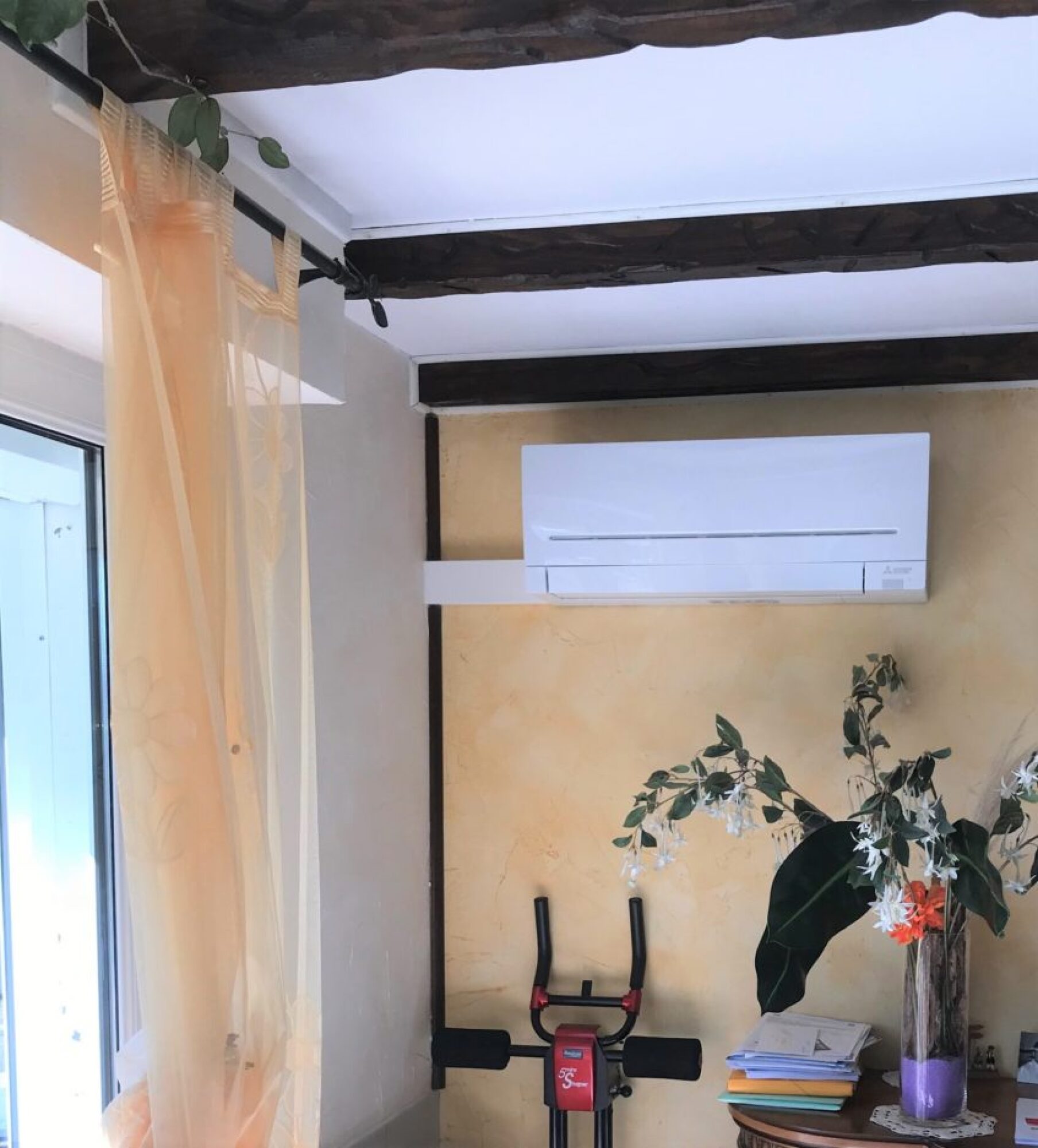 Installation d'une climatisation PAC AIR-AIR MITSUBISHI en bi-split dans une maison à Boofzheim