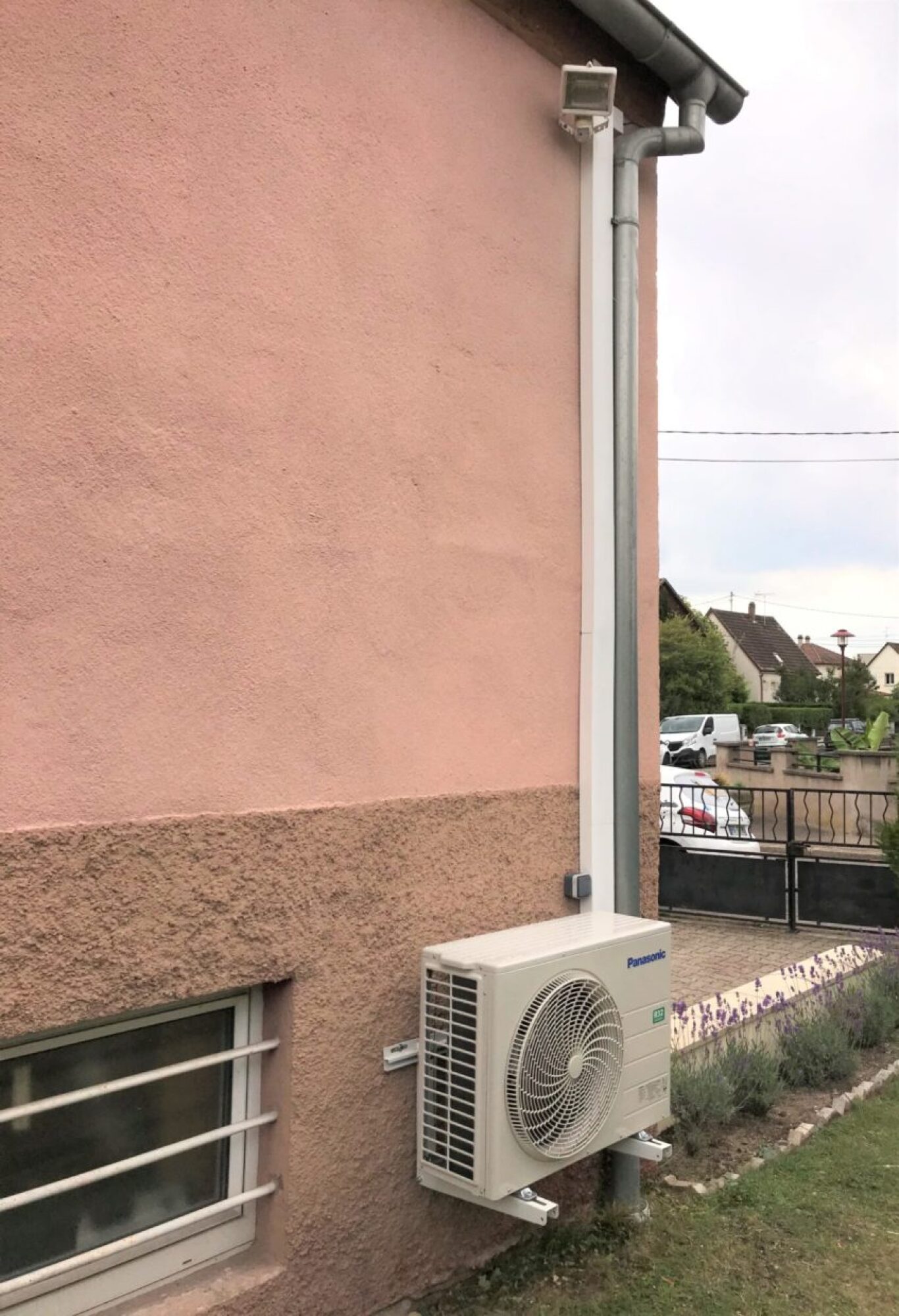 Installation d'une climatisation PAC AIR-AIR PANASONIC en bi-split dans une maison à Illkirch