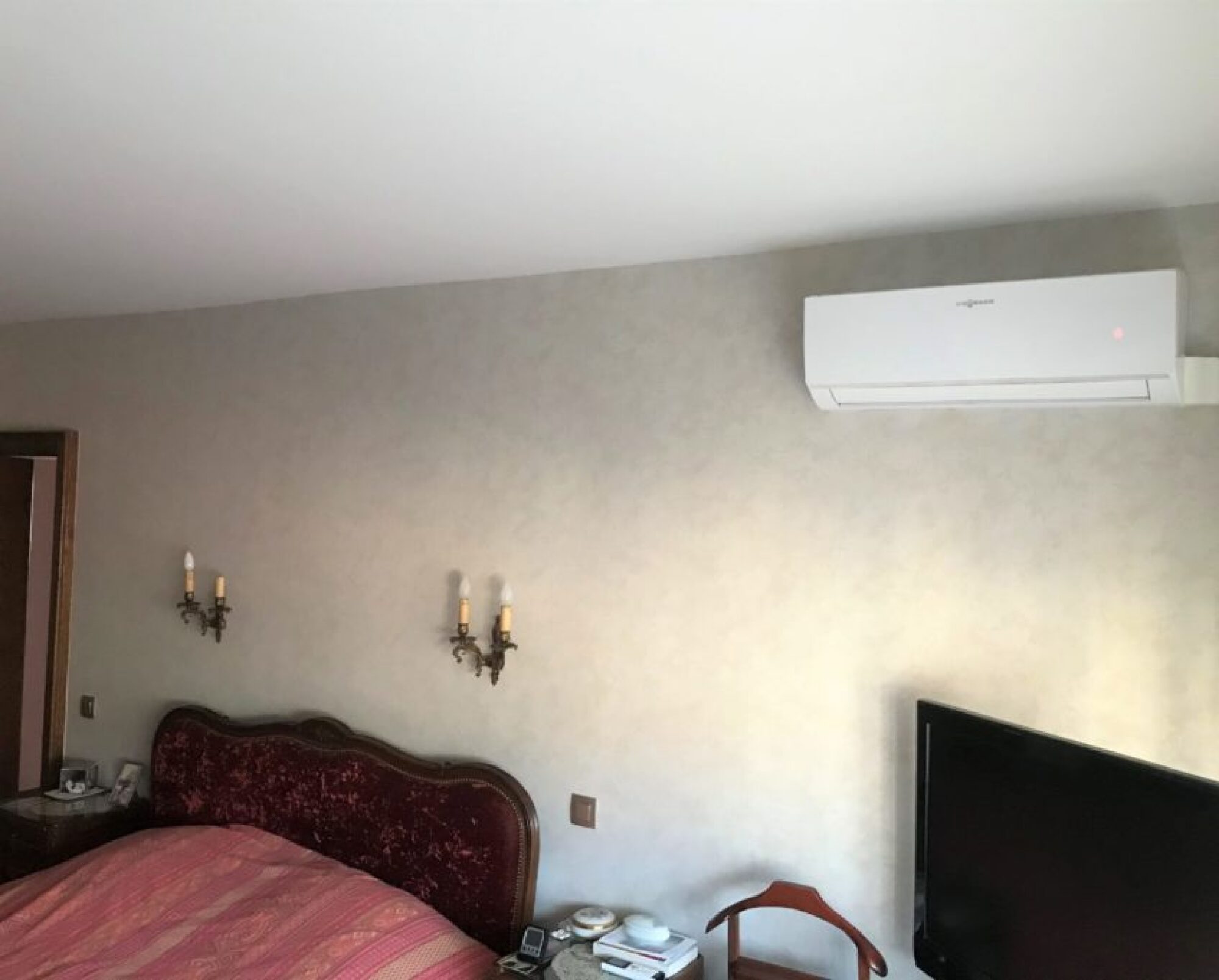 Installation d'une climatisation PAC AIR-AIR VIESSMANN en bi-split dans un appartement de Strasbourg