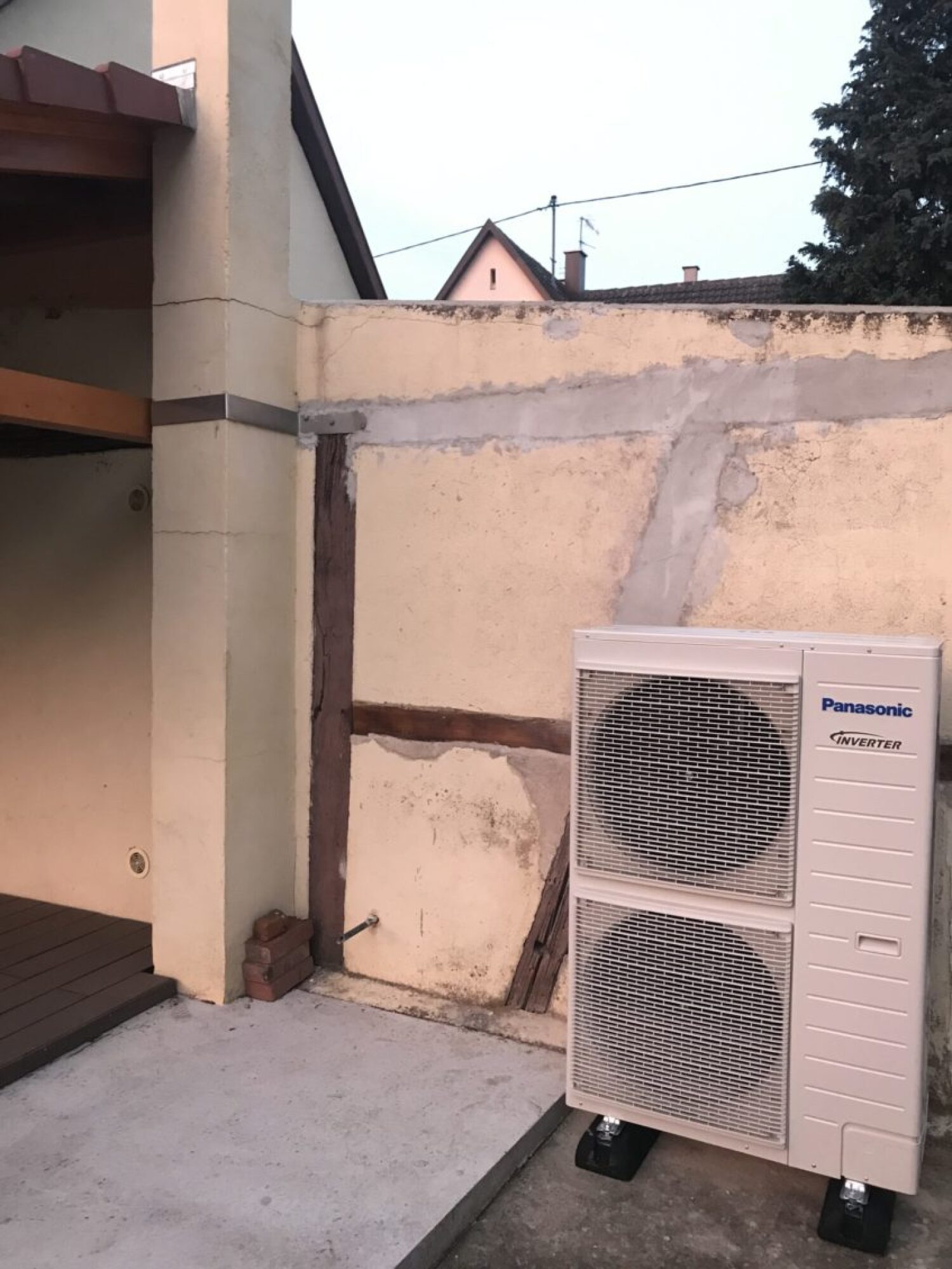 Remplacement de chaudière par une PAC AIR-EAU spéciale rénovation modèle TCAP PANASONIC dans une maison à Hindisheim