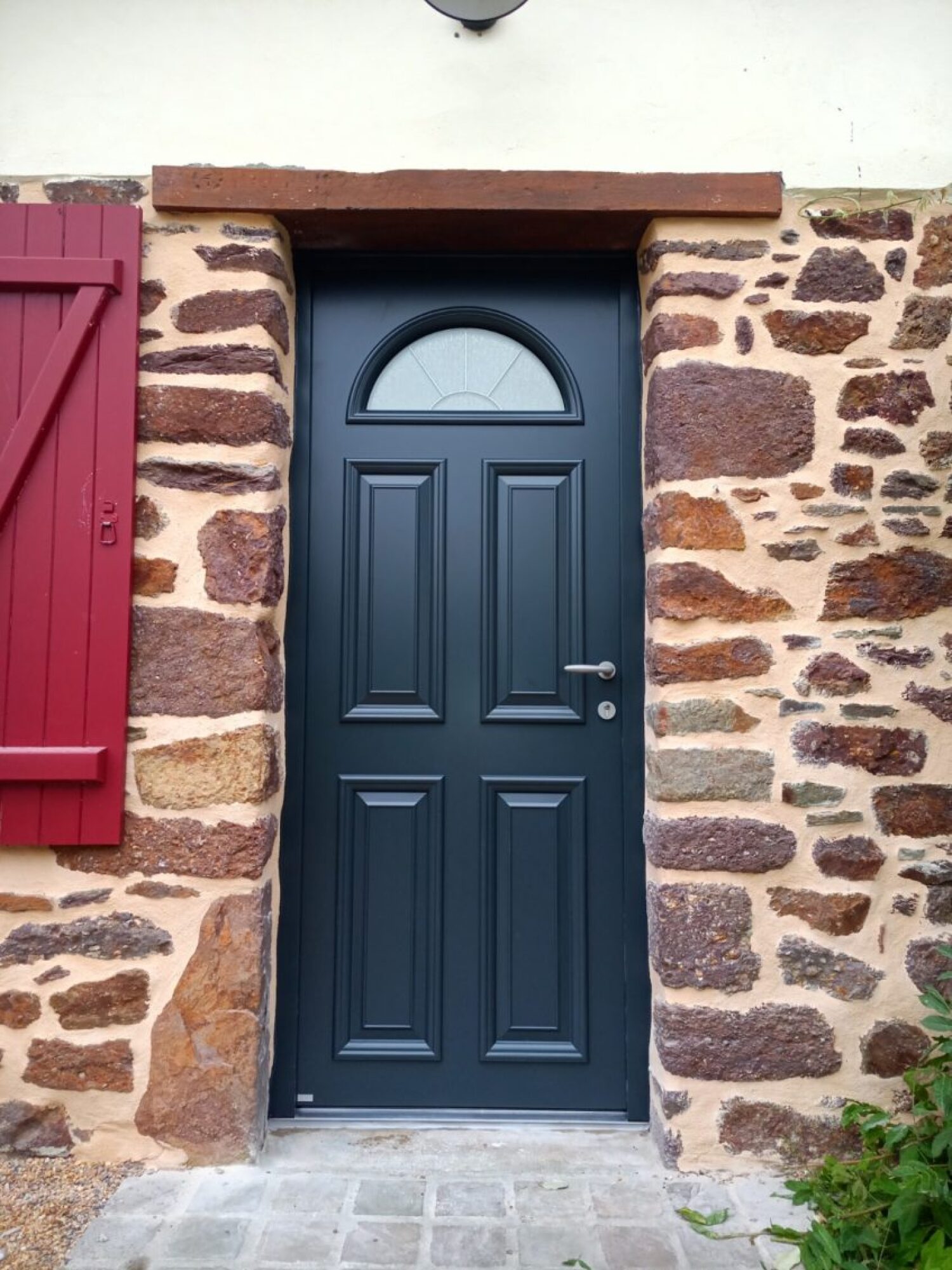 Fourniture et pose de porte bois