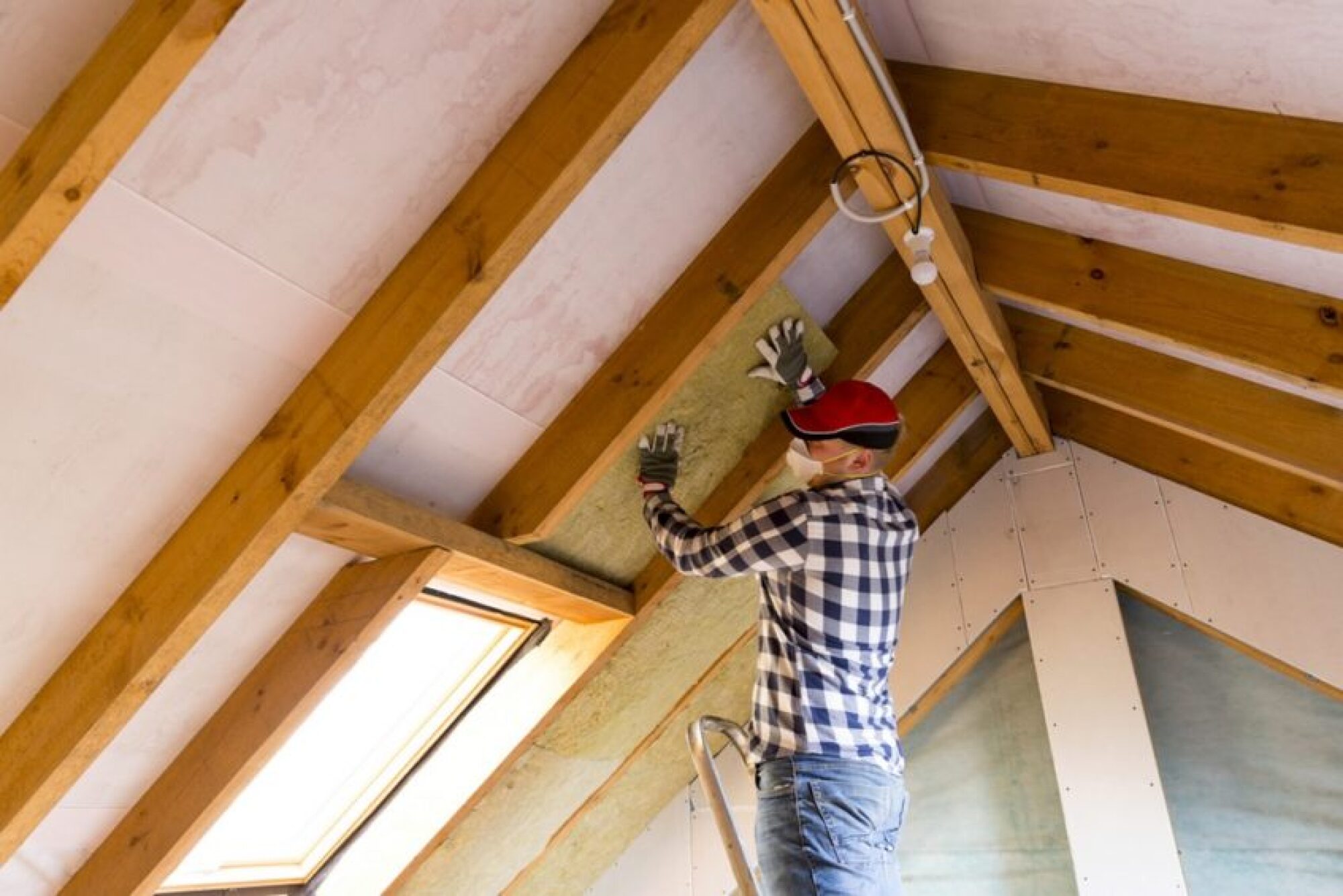 Installation d'un appareil anti - condensation dans les combles