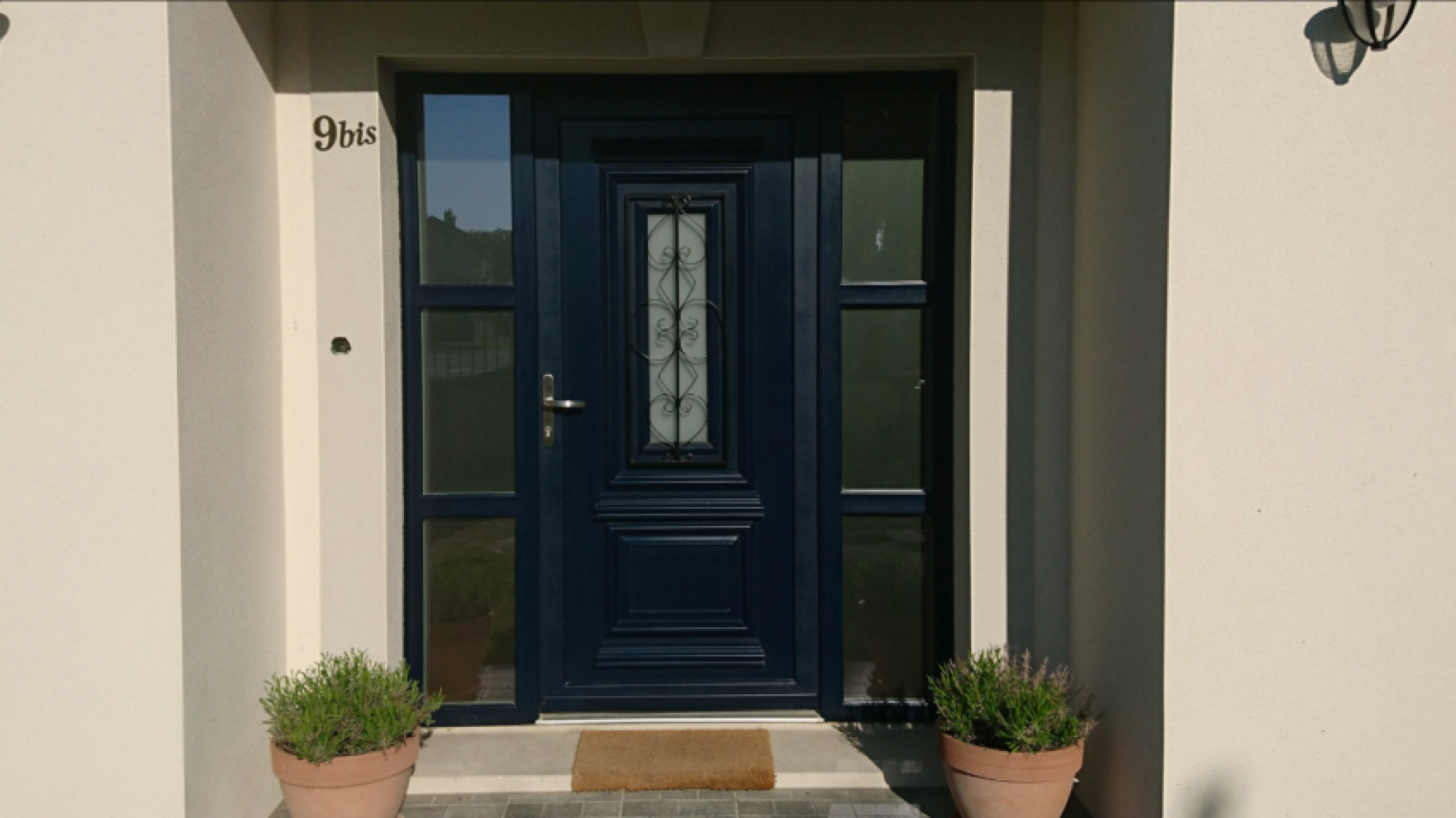 Porte d'entrée en aluminium