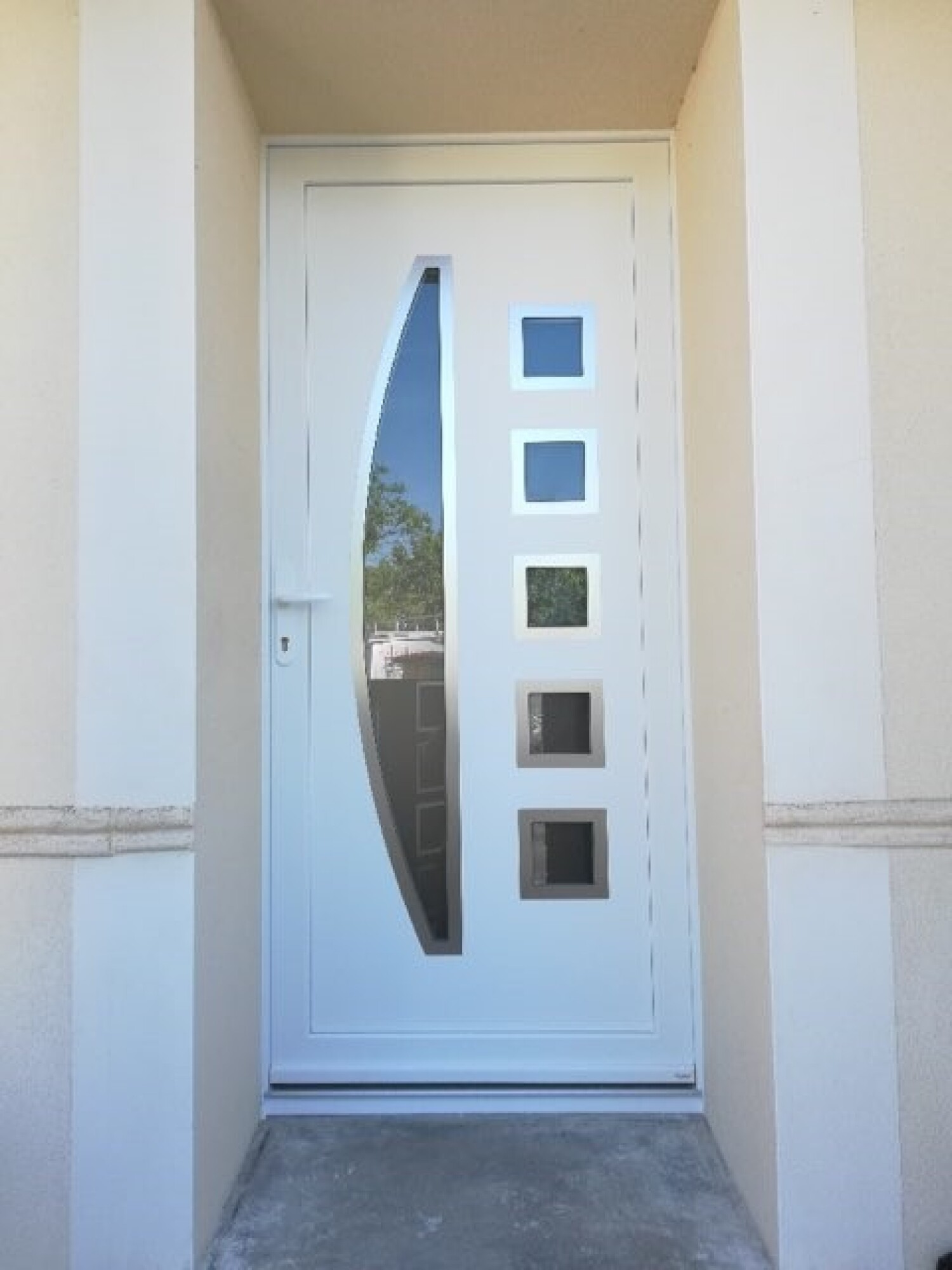 Porte d'entrée en PVC