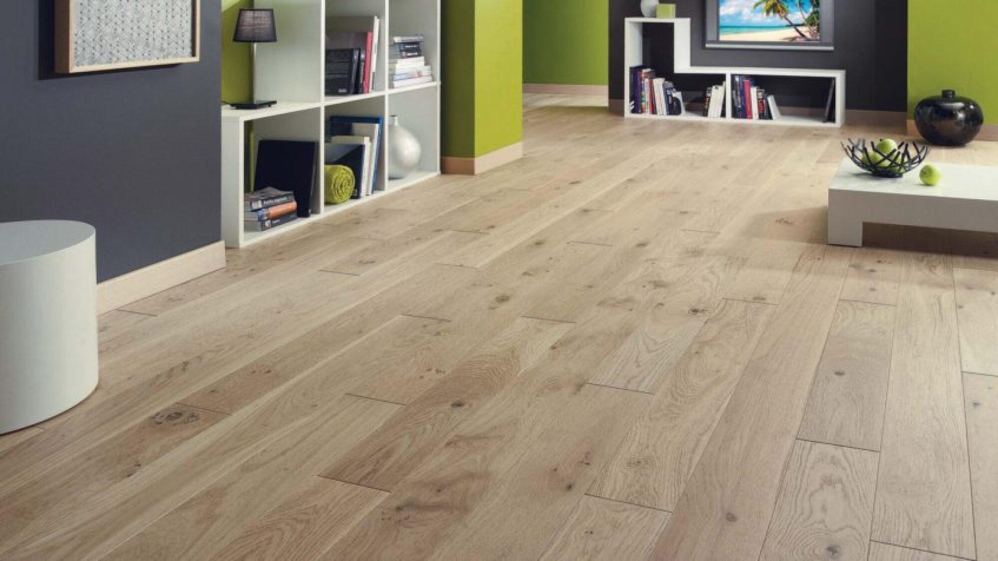 Pose de revêtement de sol, parquet bois massif, bois contrecollé, vinyle