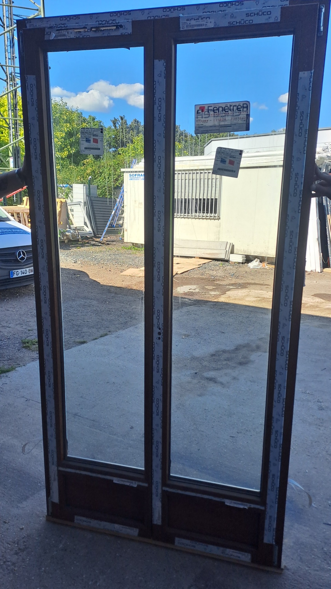 Porte fenêtre chêne doré en PVC.
