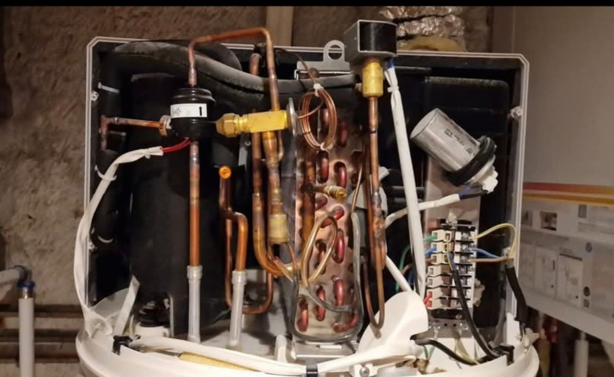 Entretien pompe à chaleur air/air (climatisation réversible) 4 unités et +