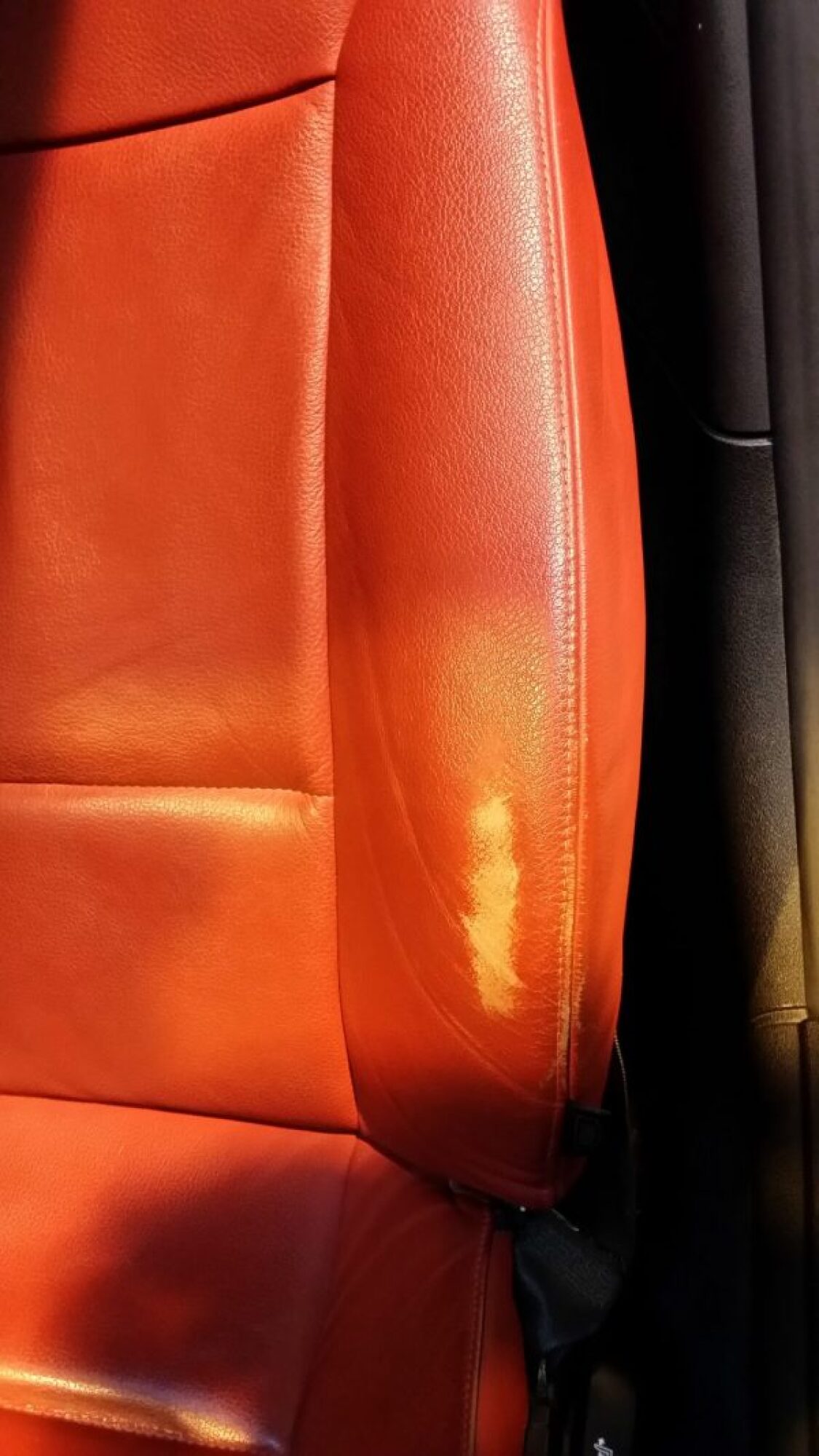 Réparation intérieur cuir / plasturgie et tissus