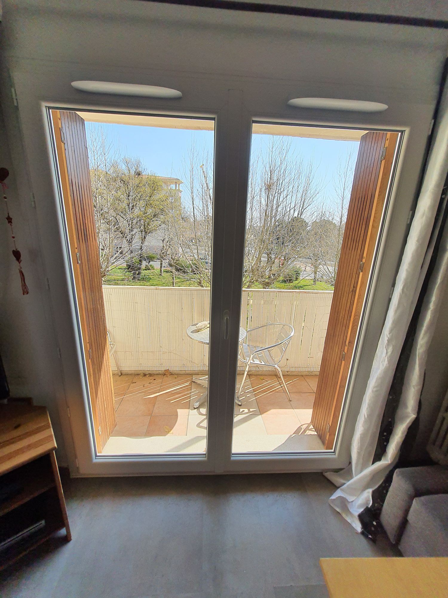 Porte-fenêtre PVC 2 vantaux – Clairs de vitrage égaux