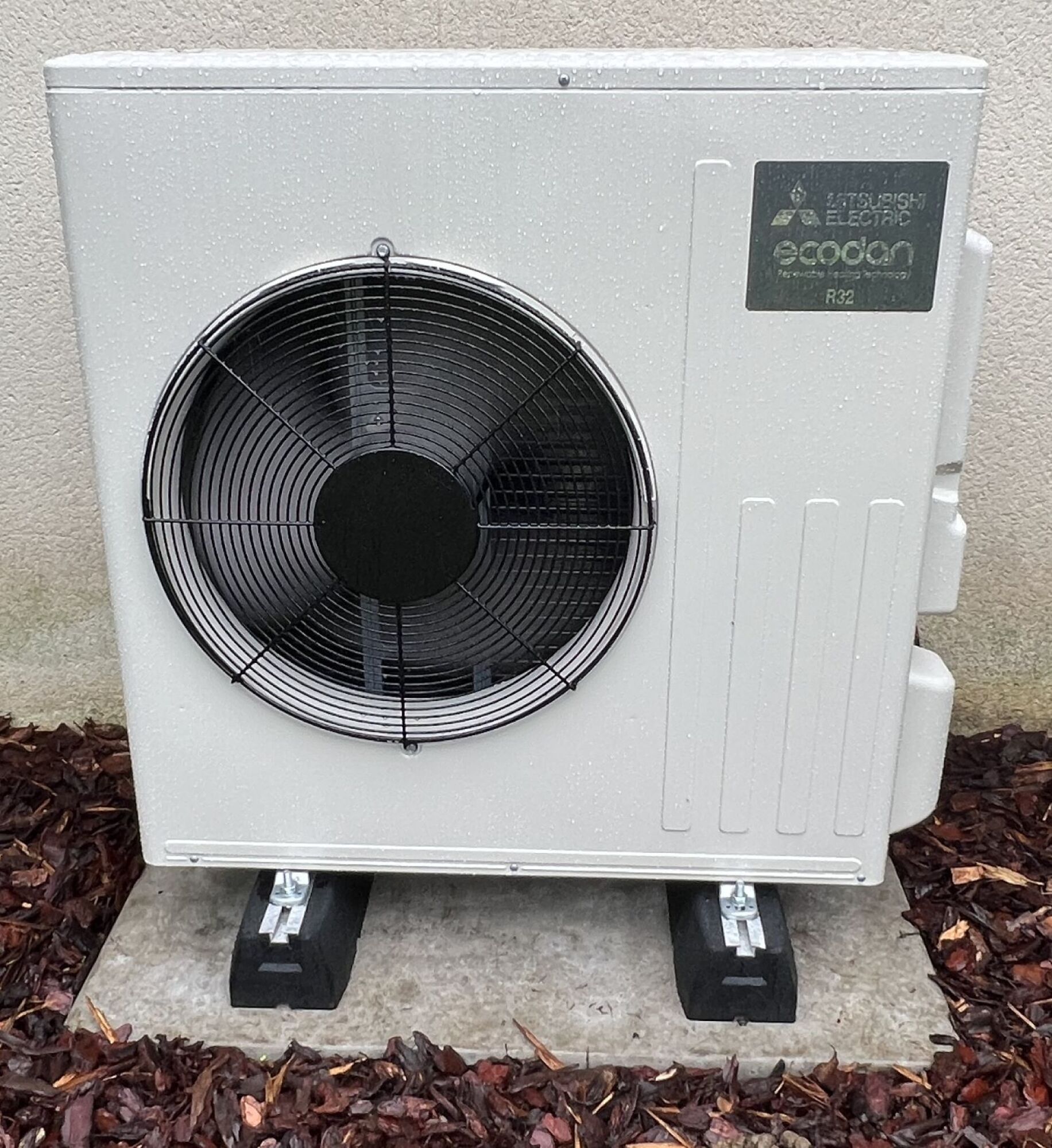 Pompe à chaleur AIR/EAU Mitsubishi 6 kW avec eau chaude