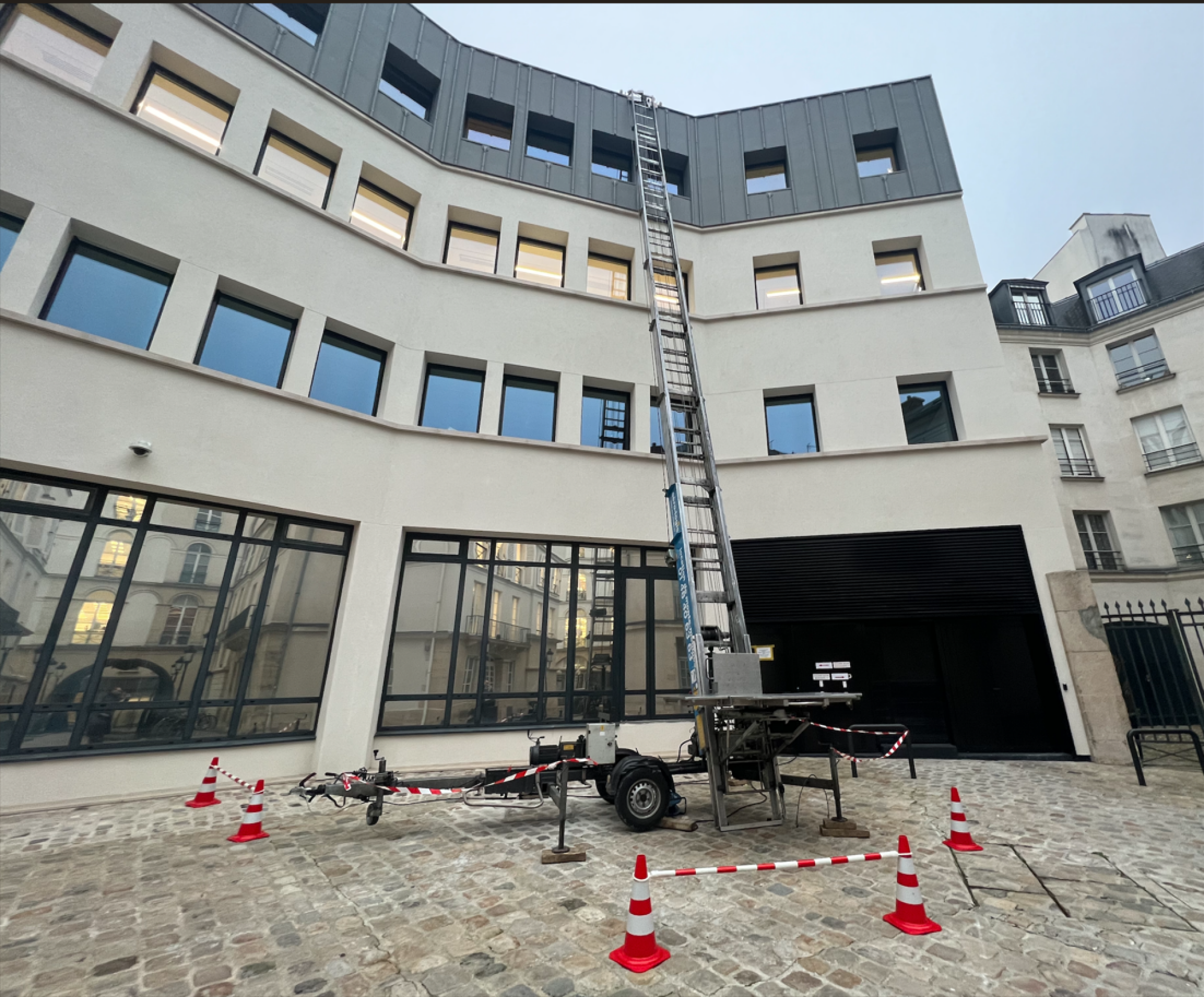 Location monte-meubles junior électrique 24 mètres