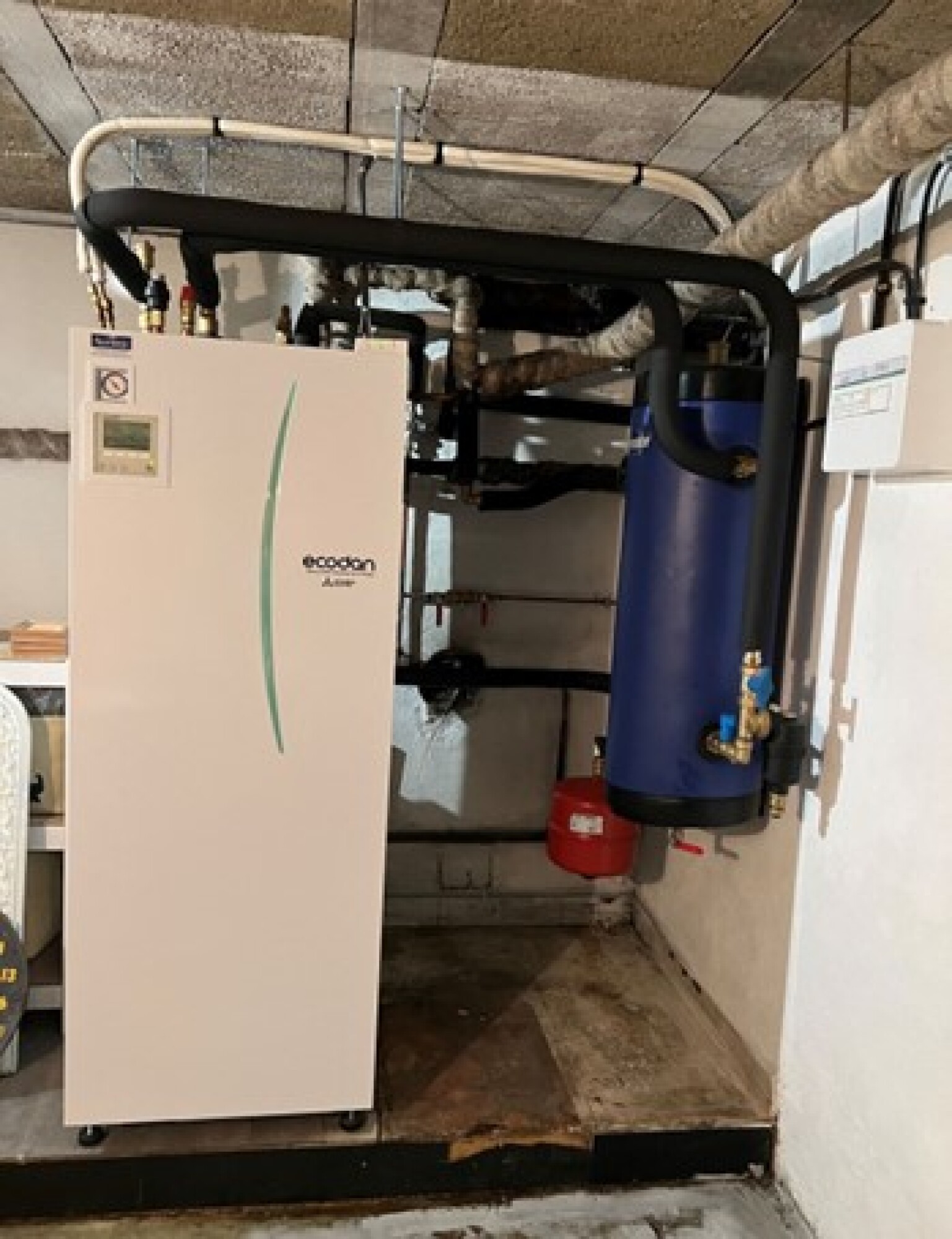Pompe à chaleur AIR/EAU avec eau chaude intégrée 200L MITSUBISHI 8 kW