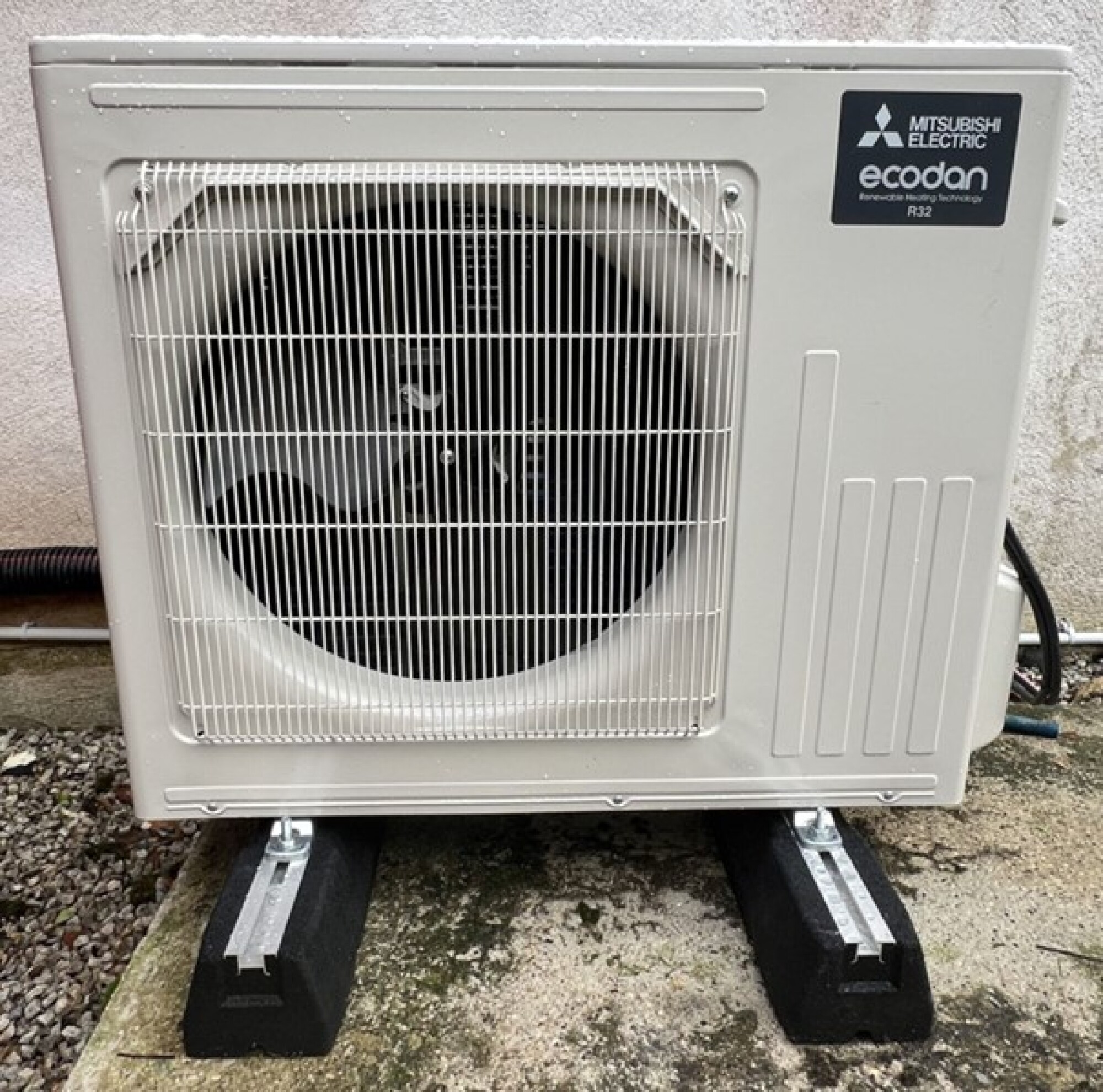 Pompe à chaleur air/eau Mitsubishi avec eau chaude intégrée