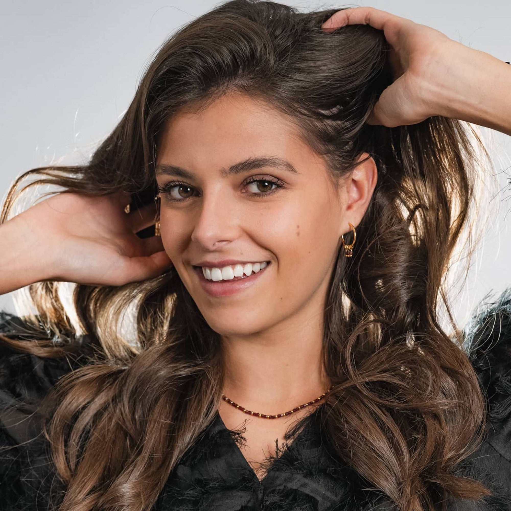 Boucles d'oreilles Karia en pierres Grenat