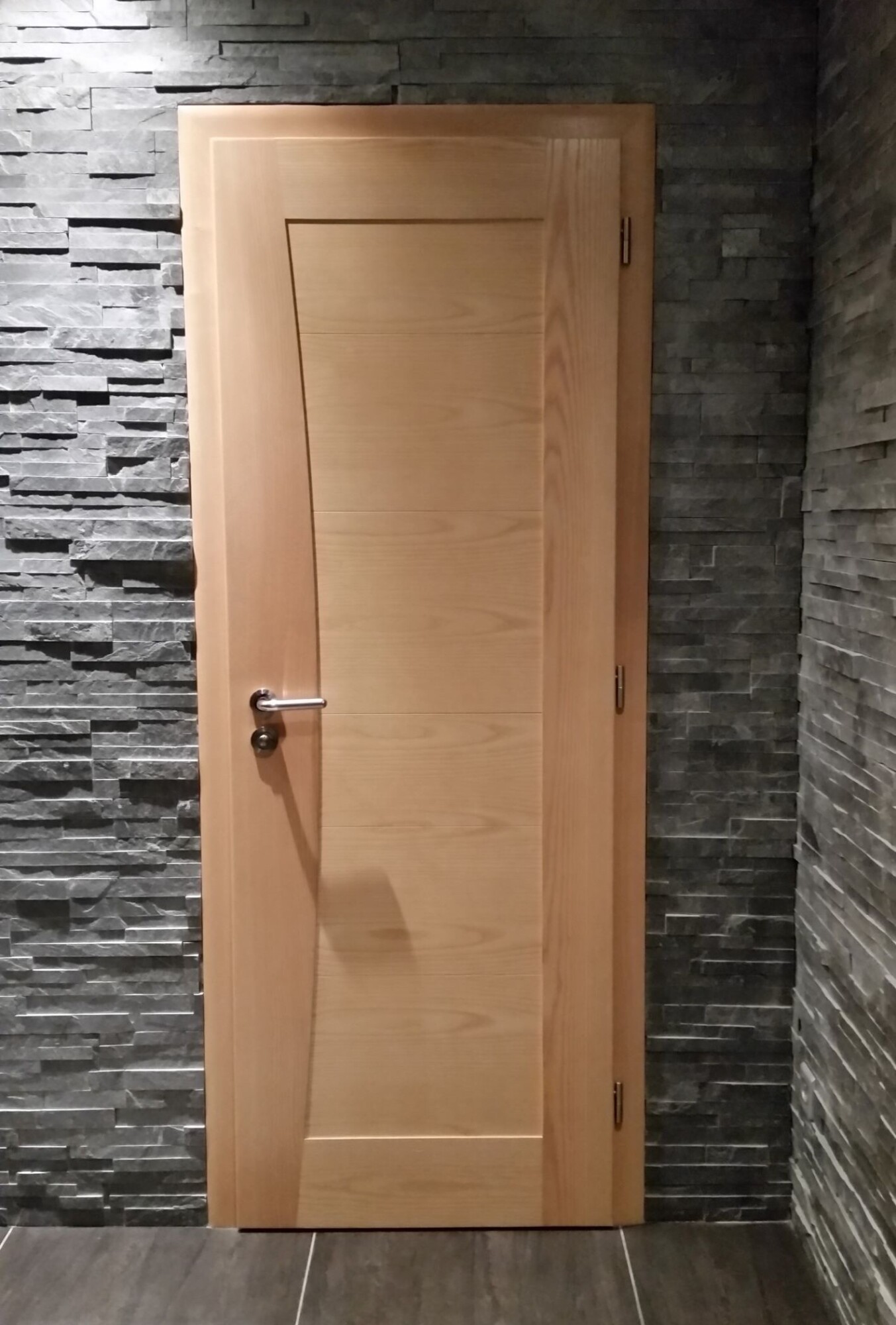 Porte intérieure moderne sur-mesure