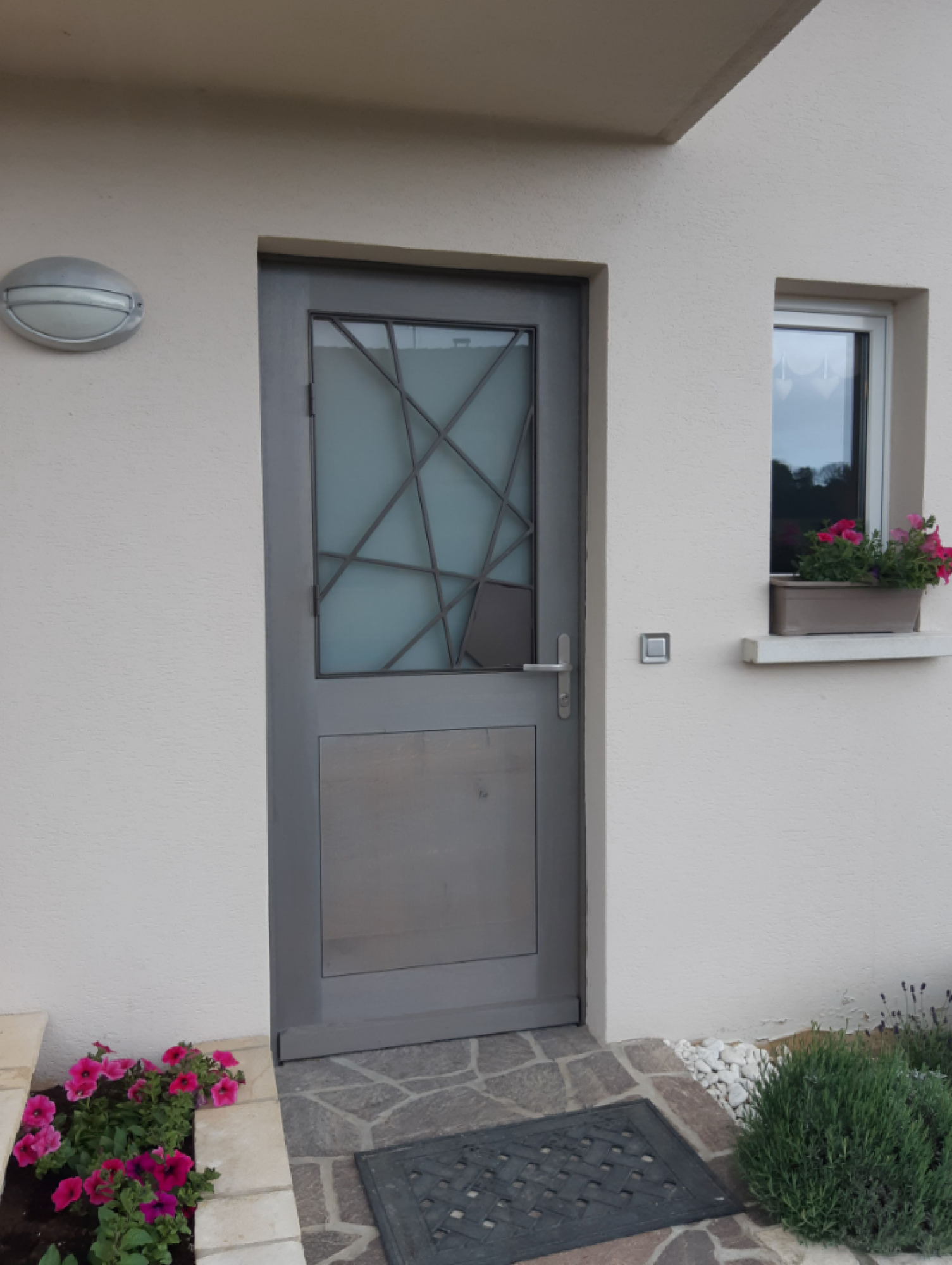 Porte d'entrée moderne sur-mesure