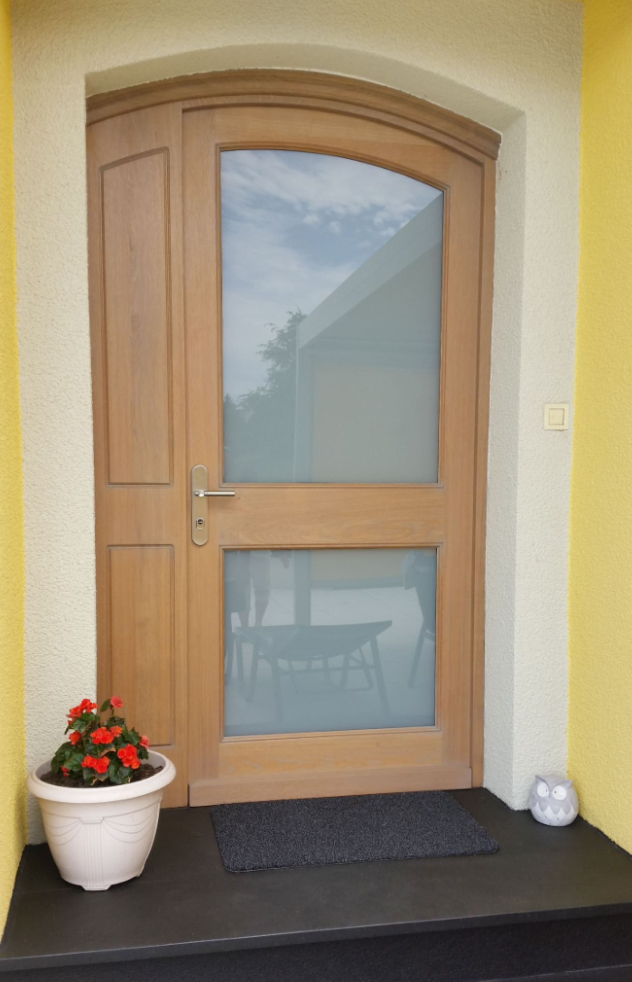 Porte d'entrée moderne sur-mesure