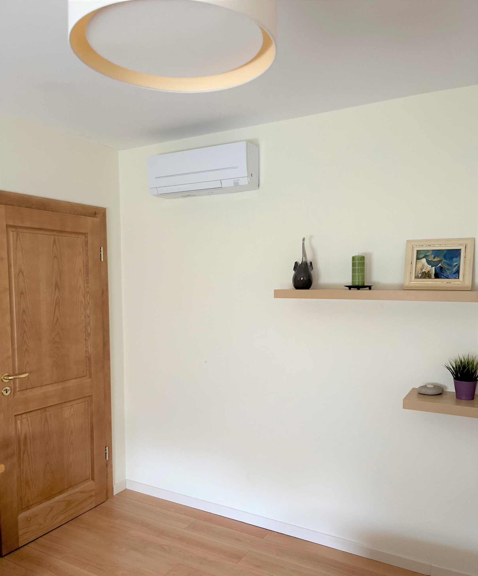 Installation climatisation réversible en multi-split Mitsubishi avec une console et un mural à Fegersheim