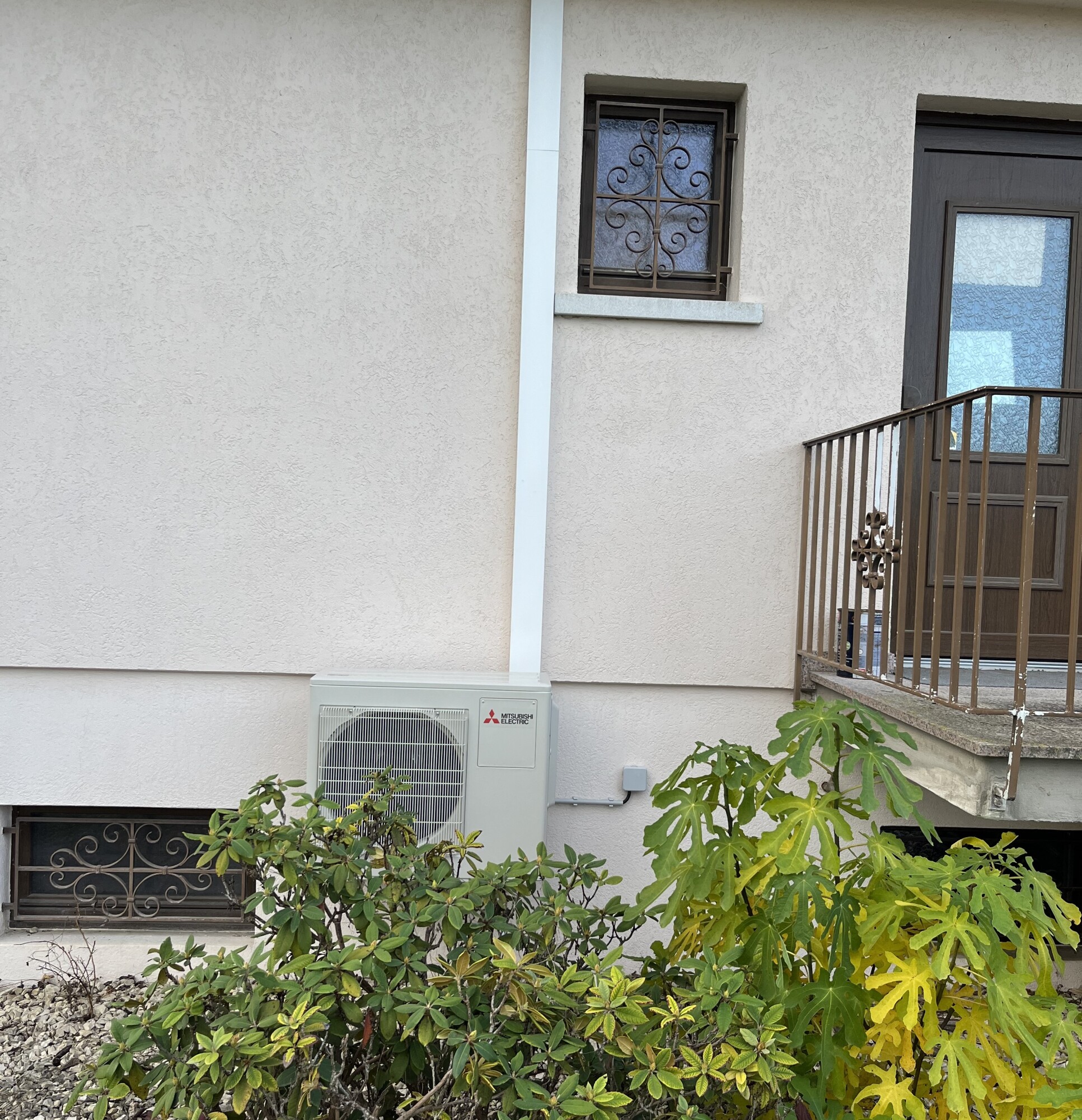 Installation climatisation réversible - PAC air-air en tri-split MITSUBISHI à Geispolsheim