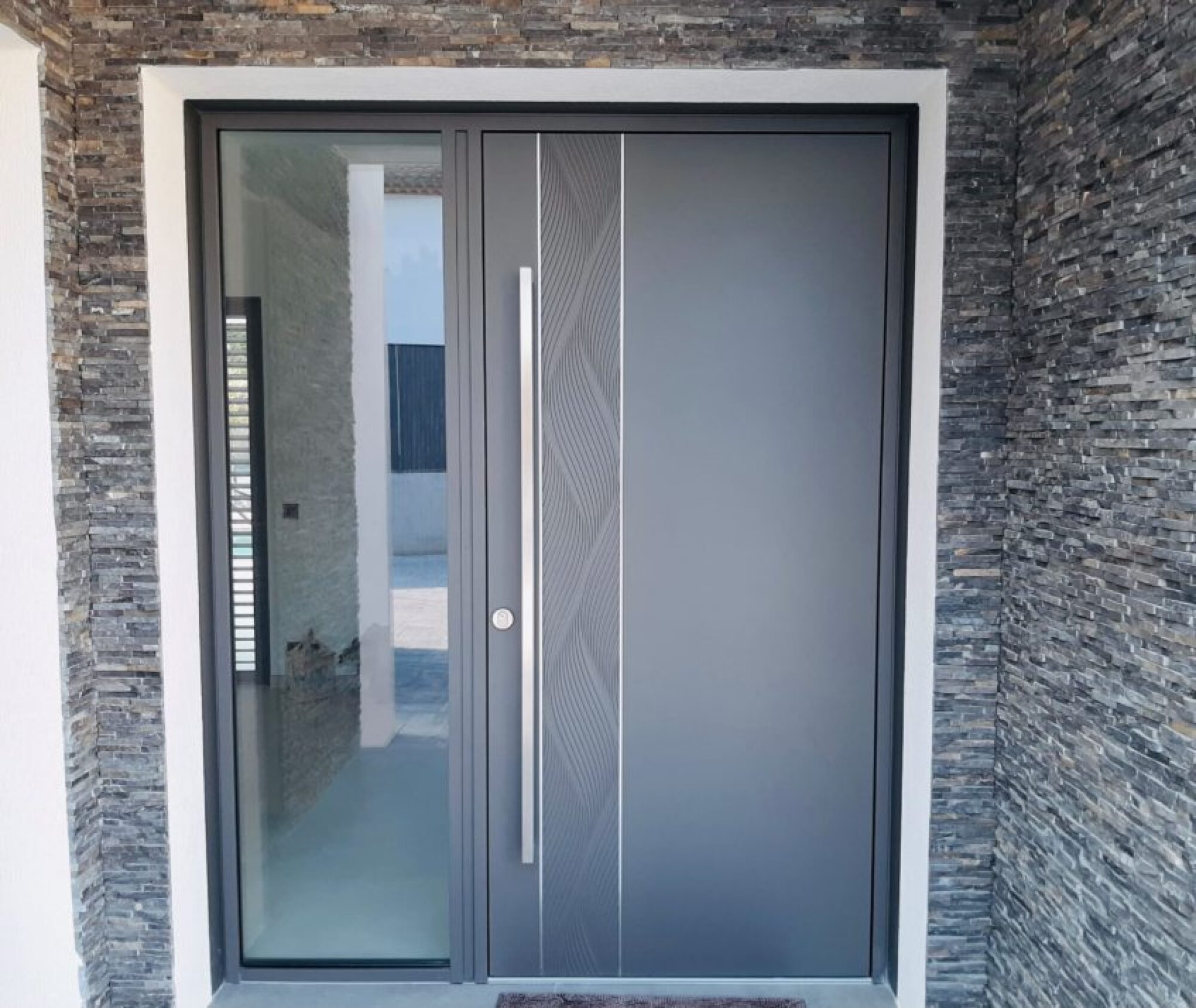 Porte d'entrée en aluminium