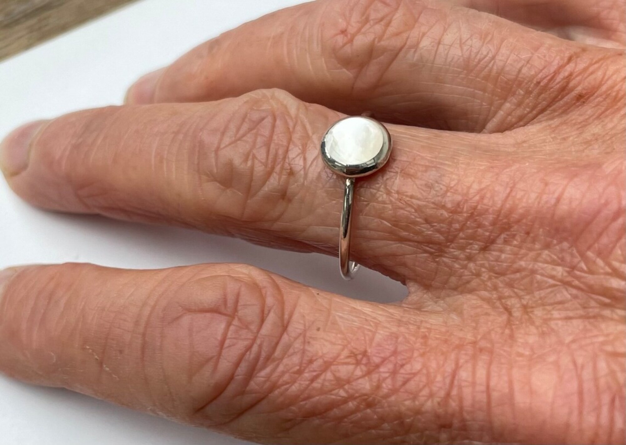 Bague fine en argent et nacre