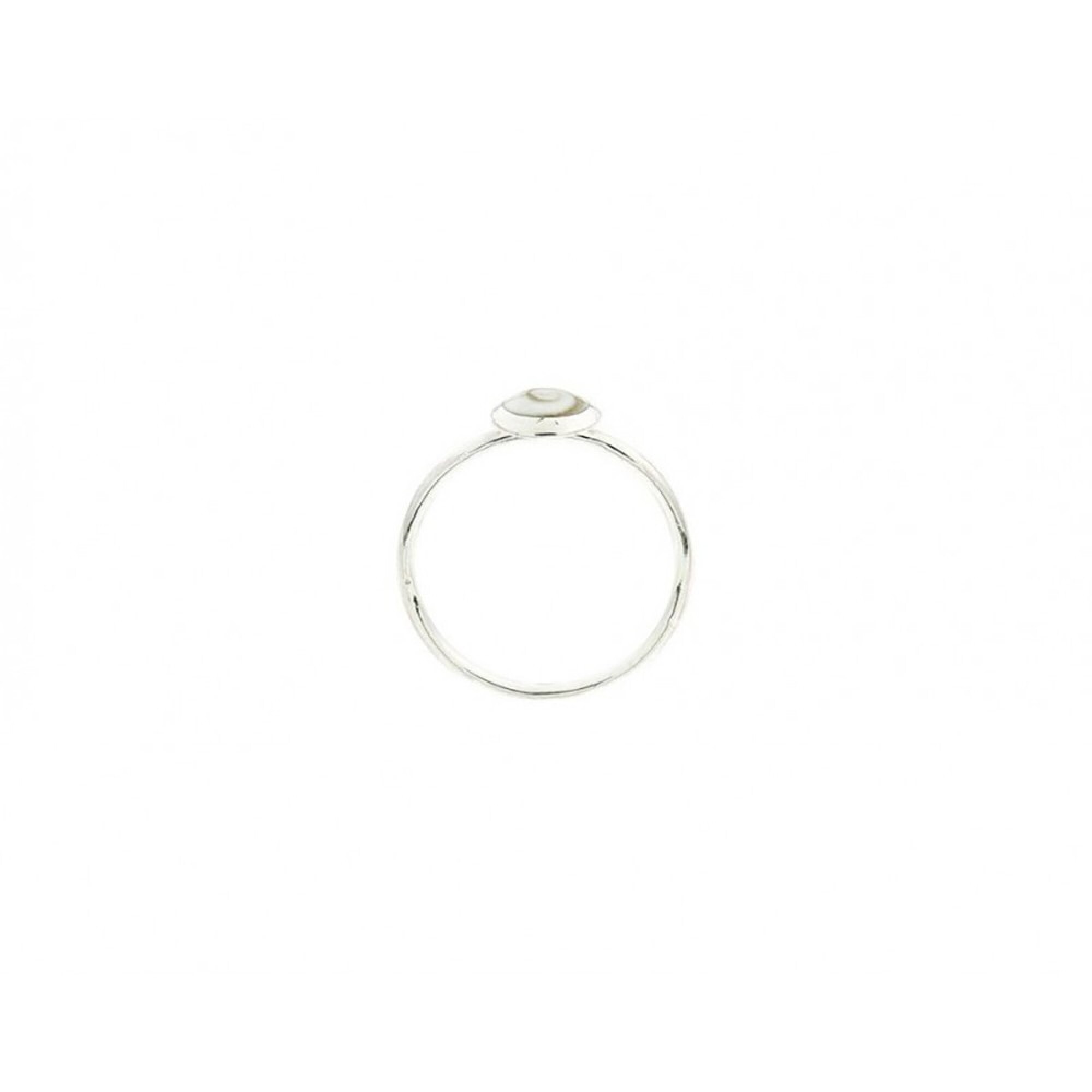 Bague ronde en argent oeil sainte lucie