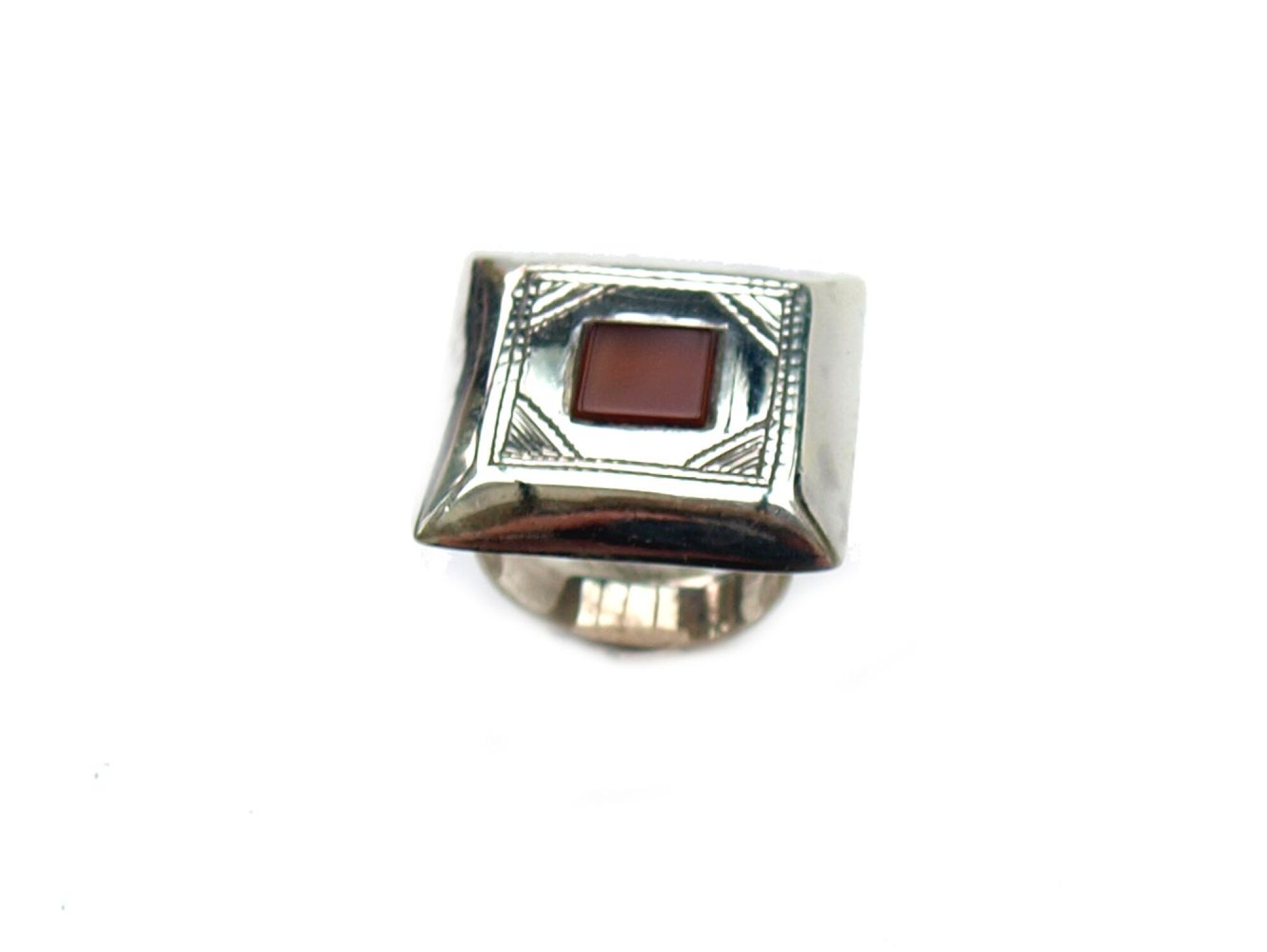 Bijoux Touareg Ethniques Bague argent carrée et agate rouge