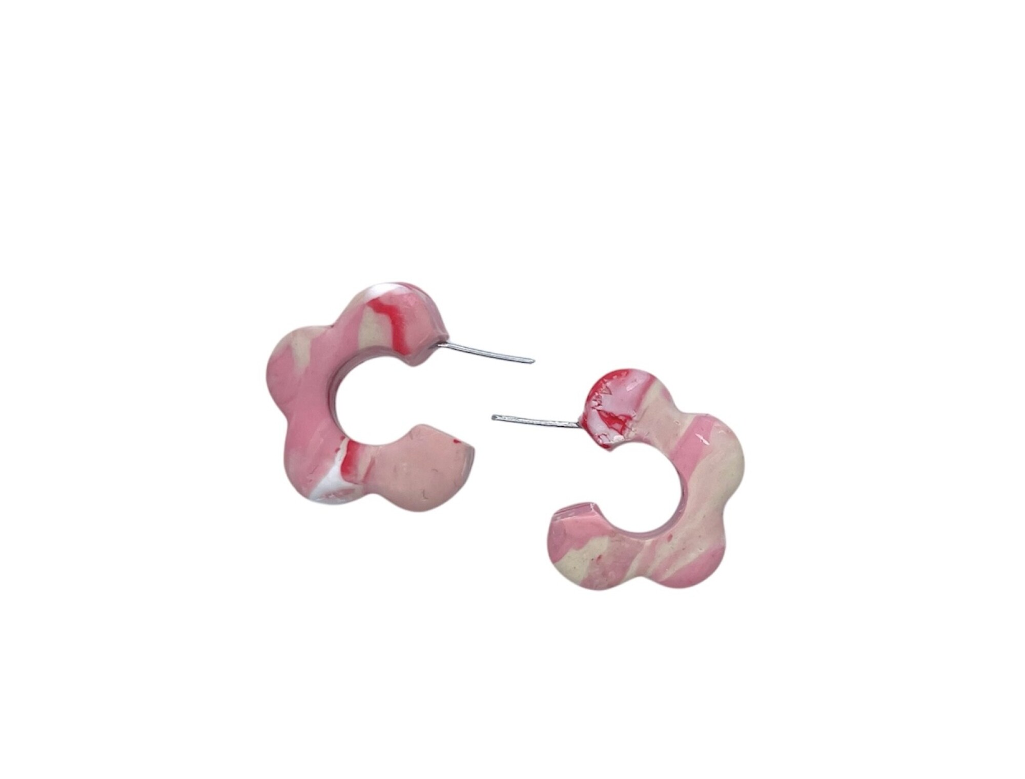 Boucles d'oreilles, créoles fleurs blanche et rose - Modèle fait main