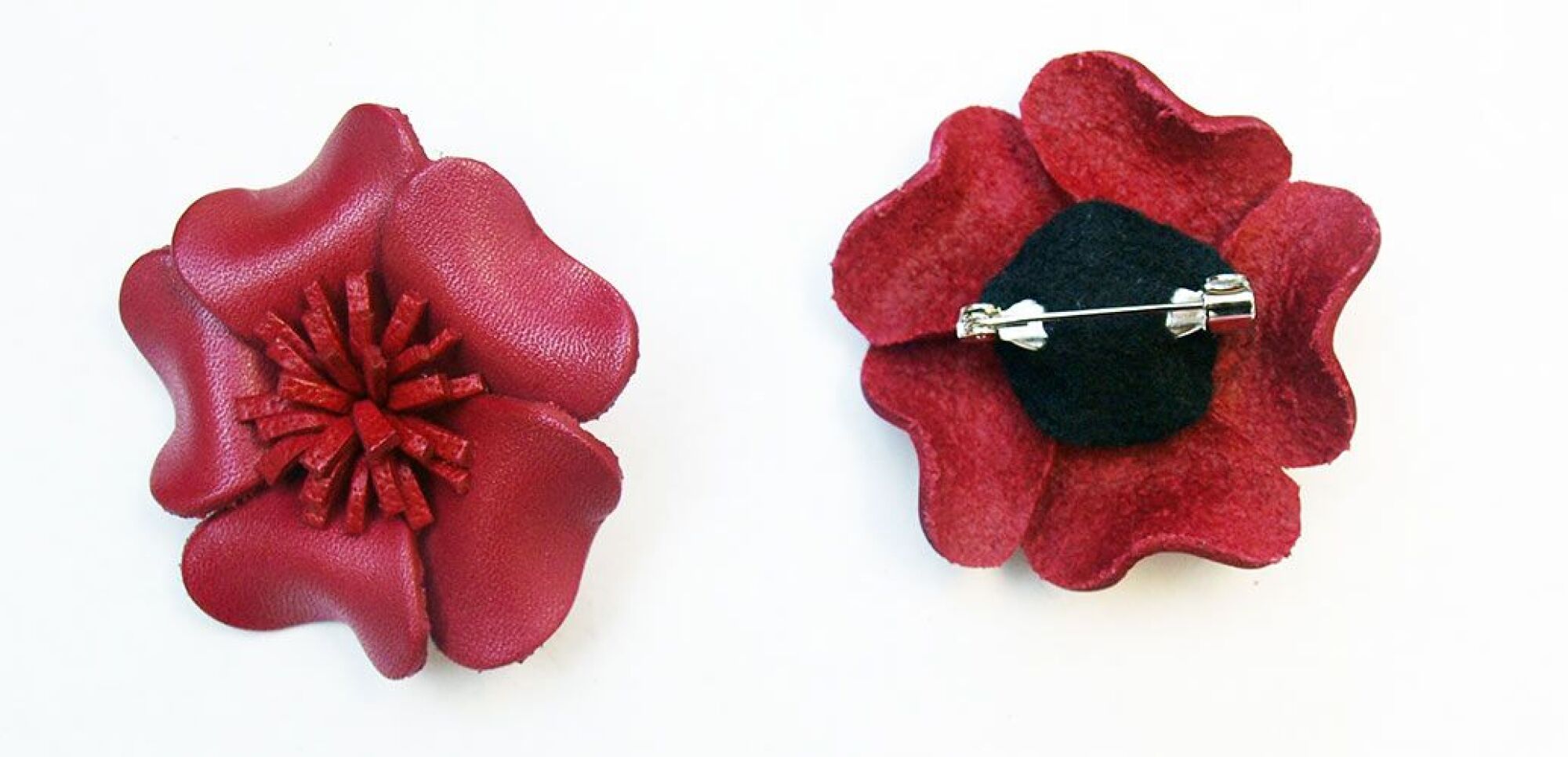 Broche cuir forme fleur de couleur rouge