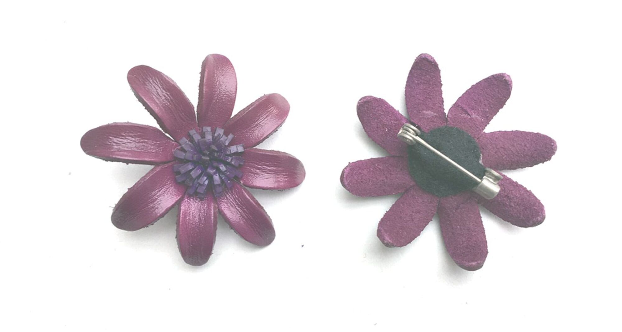 Broche fleur marguerite en cuir coloré - couleur au choix