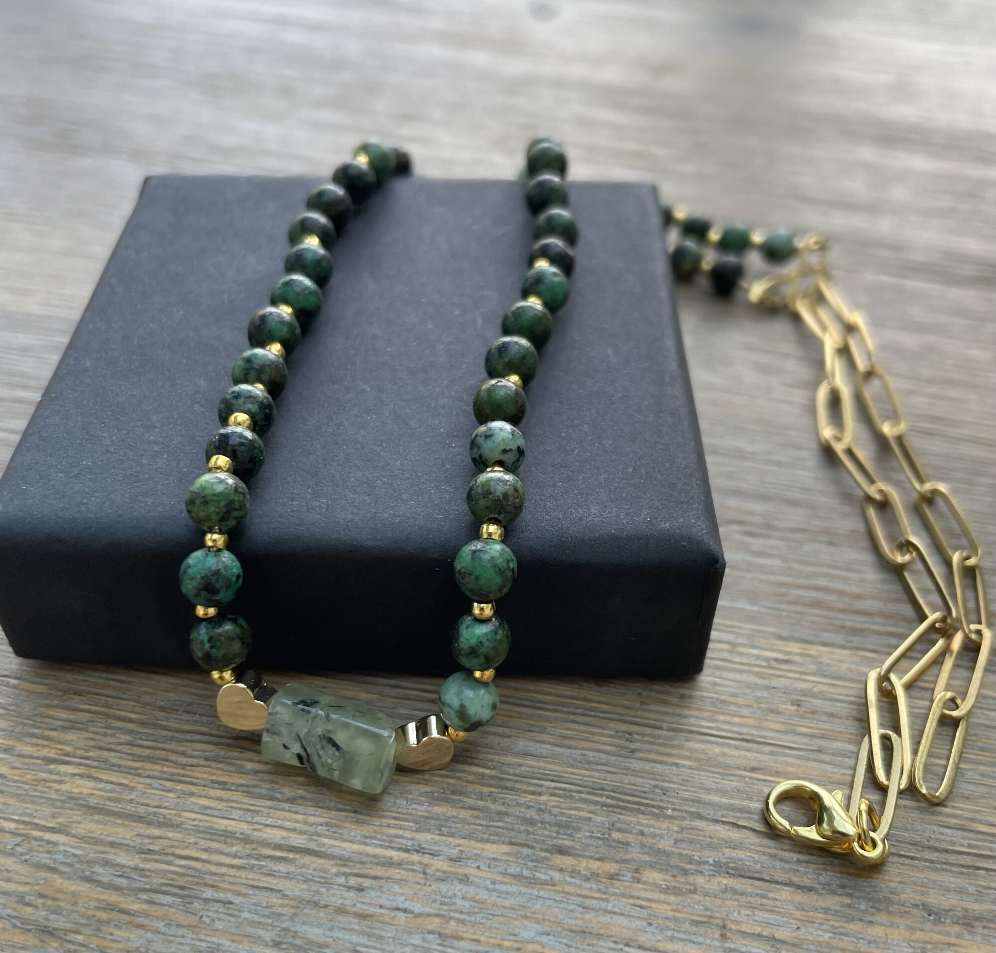 Collier perles de turquoises africaines