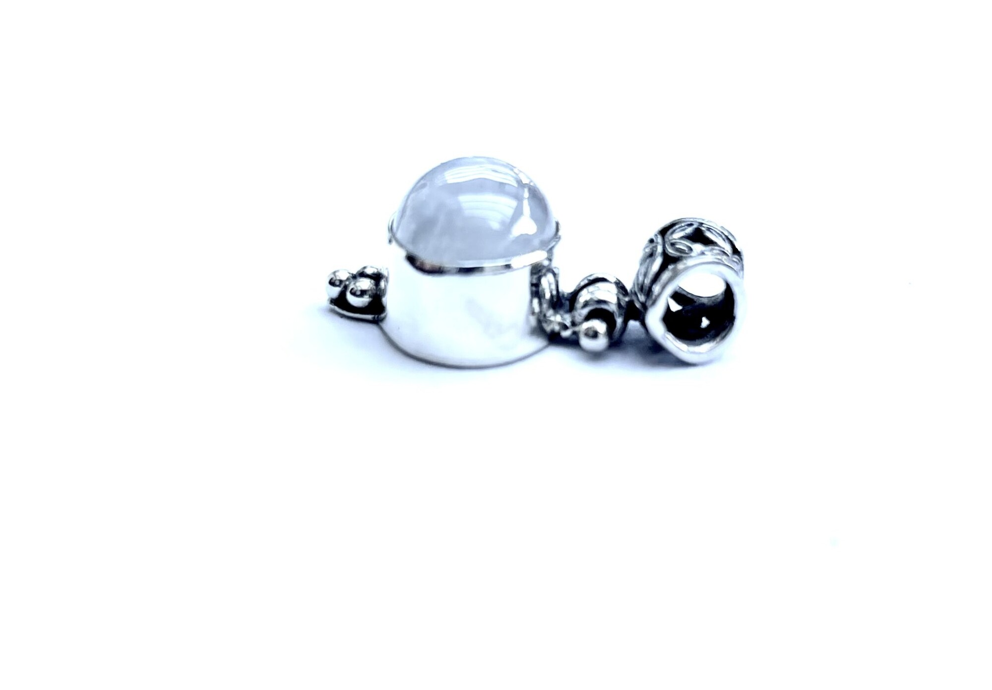 Pendentif en argent et pierre de lune