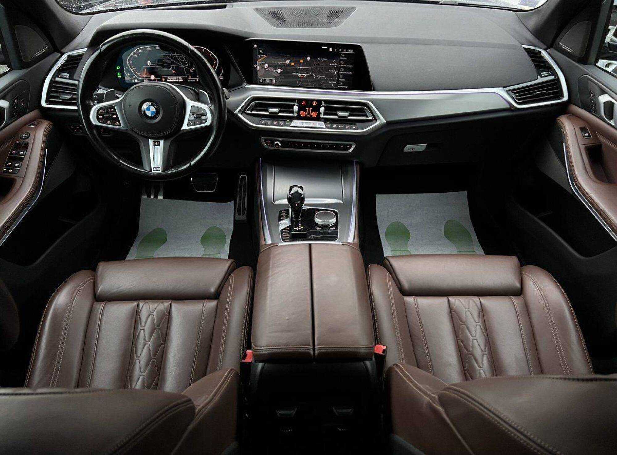 BMW X5 Sport avec toit ouvrant et attelage