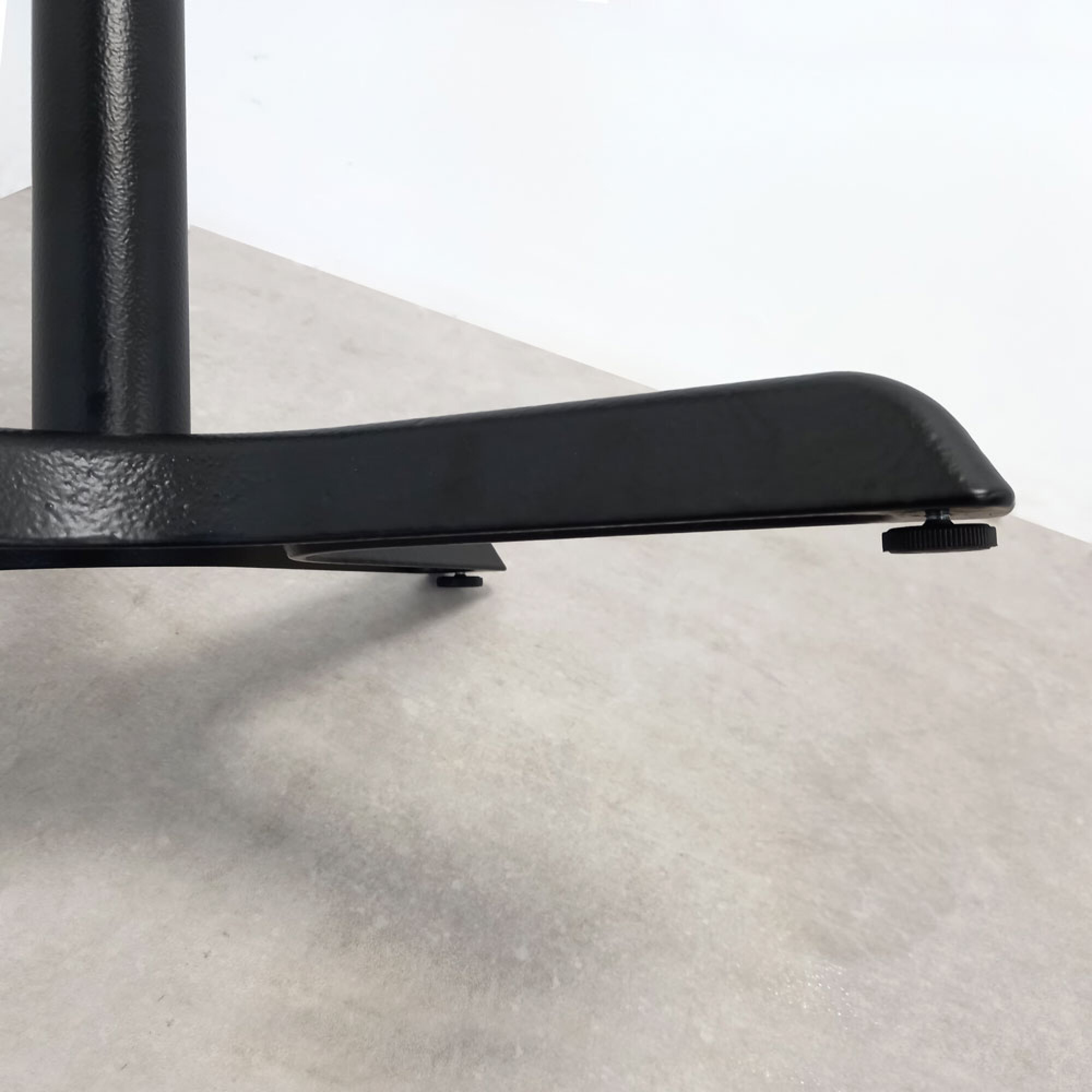 Piétement pour mange-debout h110cm modèle Dina noir