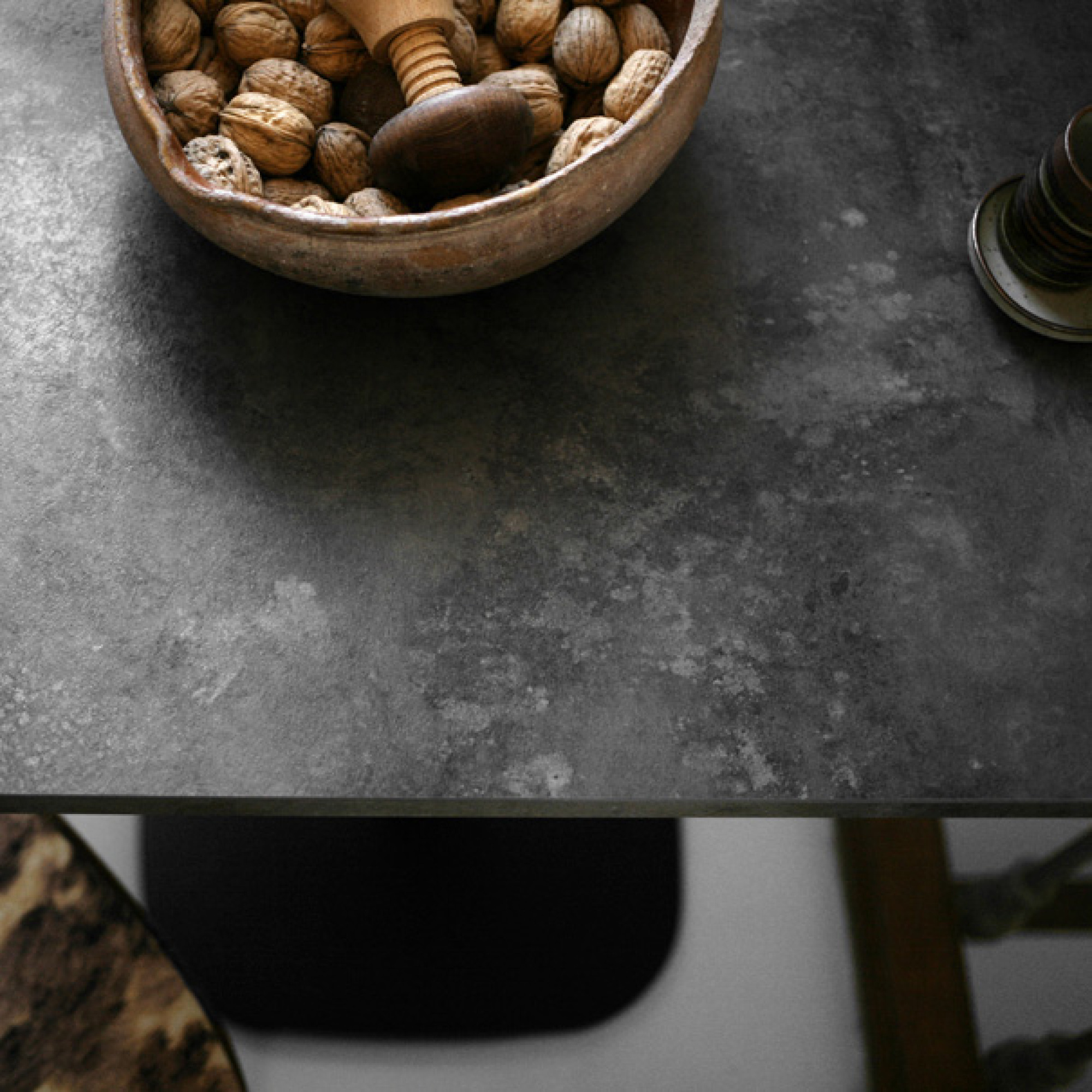 Plateau 70x70 decor pierre metallisee