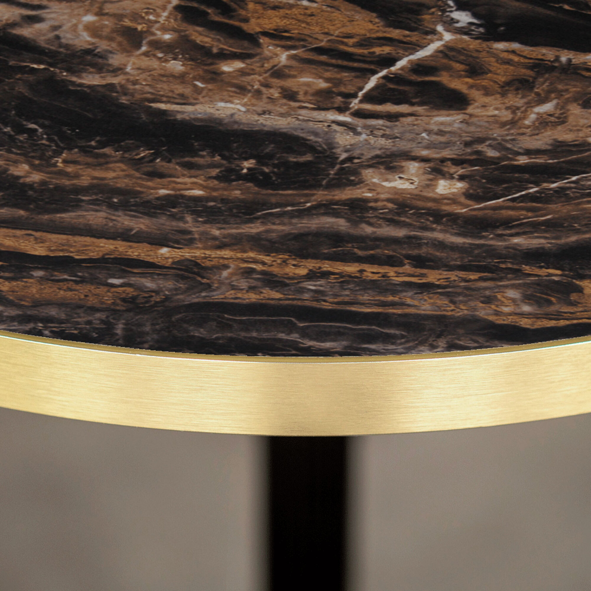 Plateau Ø90 decor marbre capuccino chants laiton