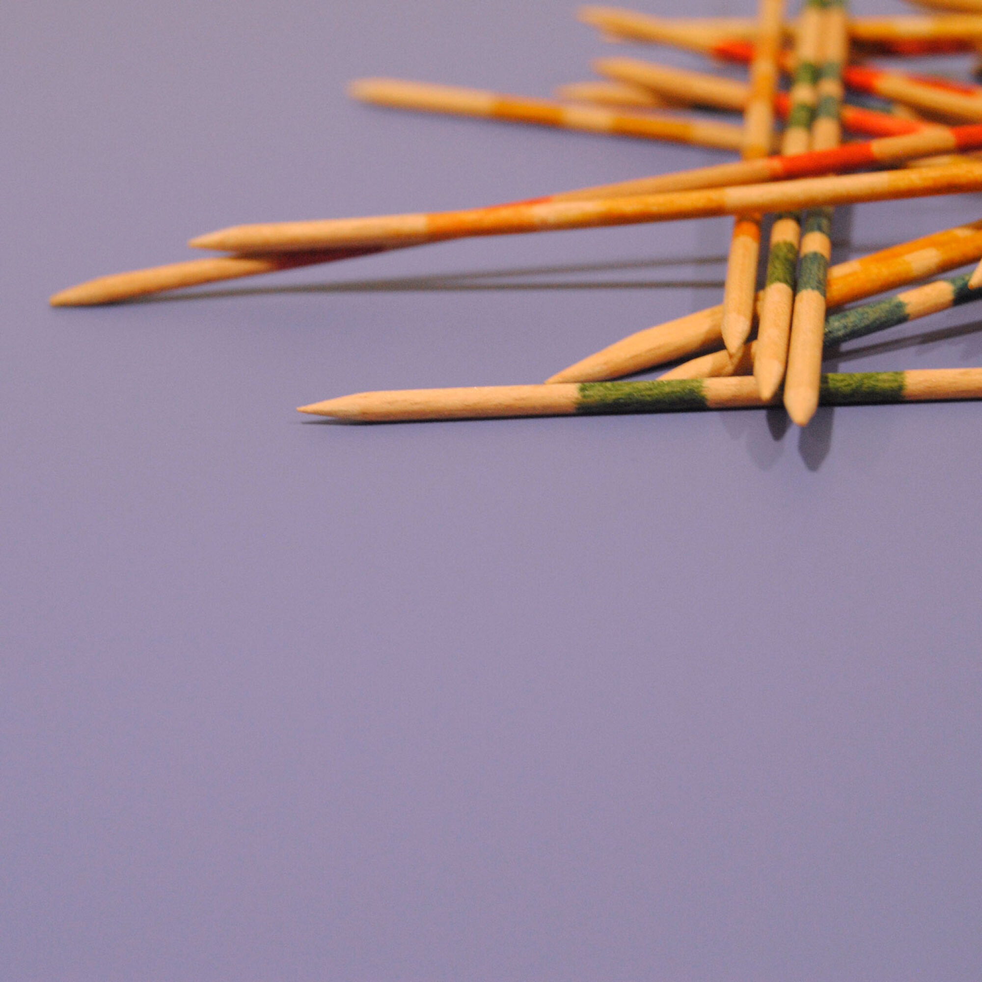 Table 70x70cm - modèle Bazila bleu note chants bois