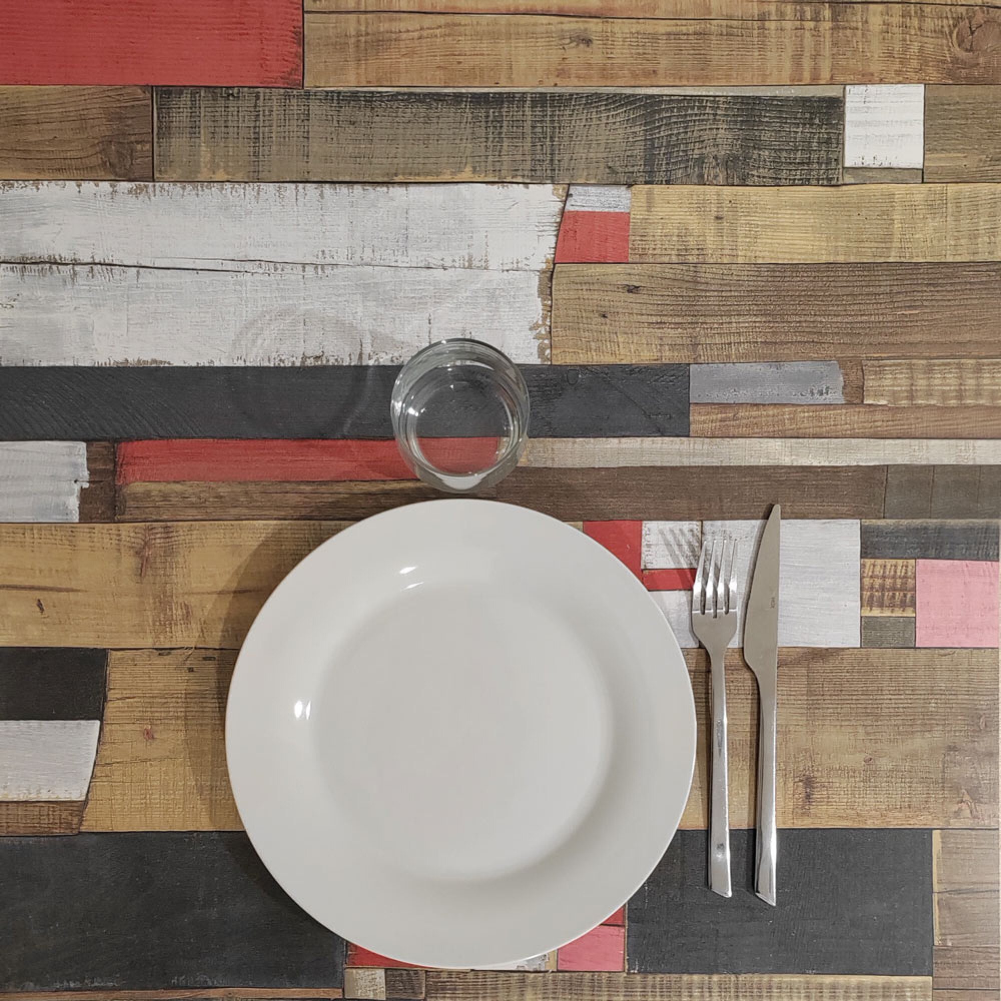 Table 70x70cm - modèle Bazila bois redden wood
