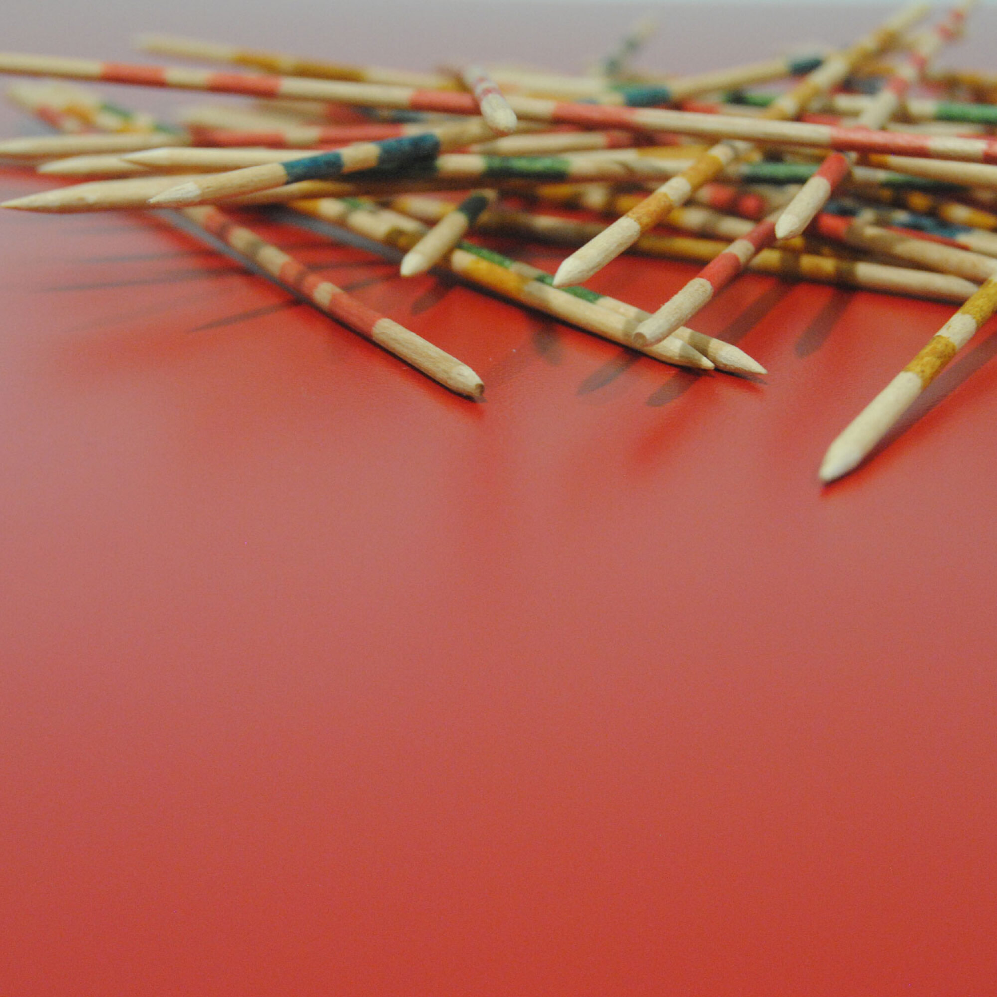 Table 70x70cm - modèle Bazila rouge