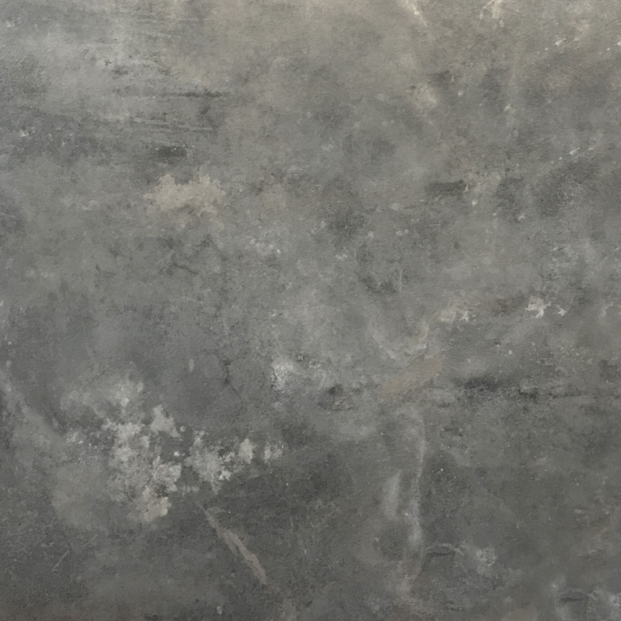 Table 70x70cm - modèle Milan pierre métallisée chants laiton