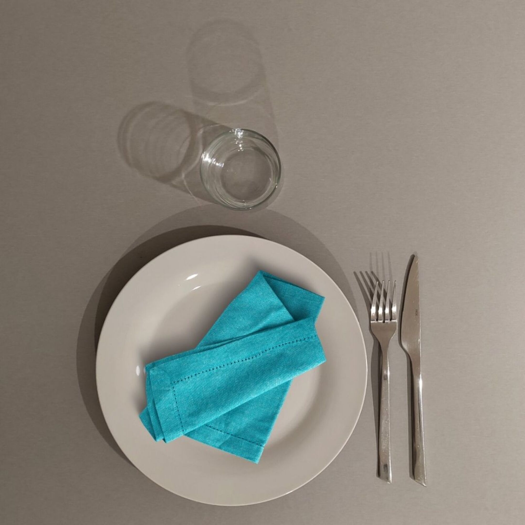 Table 70x70cm - modèle Rome gris metallisé