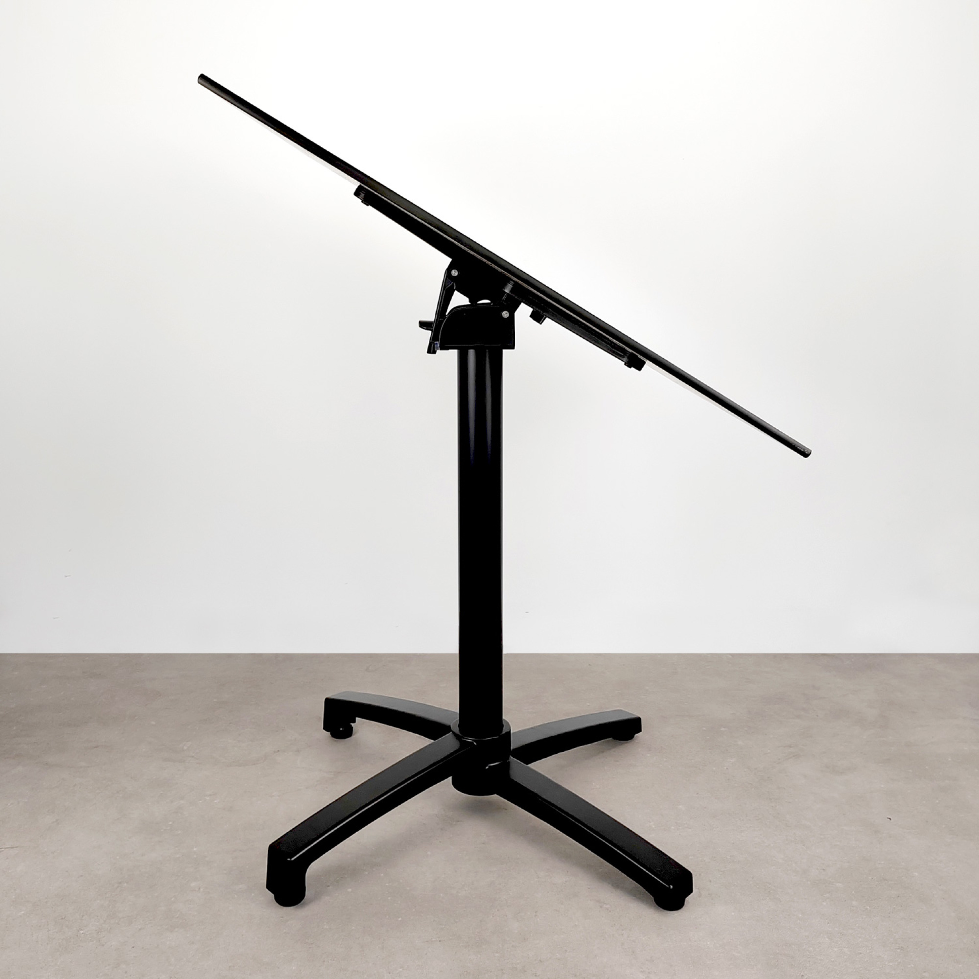Table h90cm, pliable pour terrasse en Compact HPL décor dark 70x70
