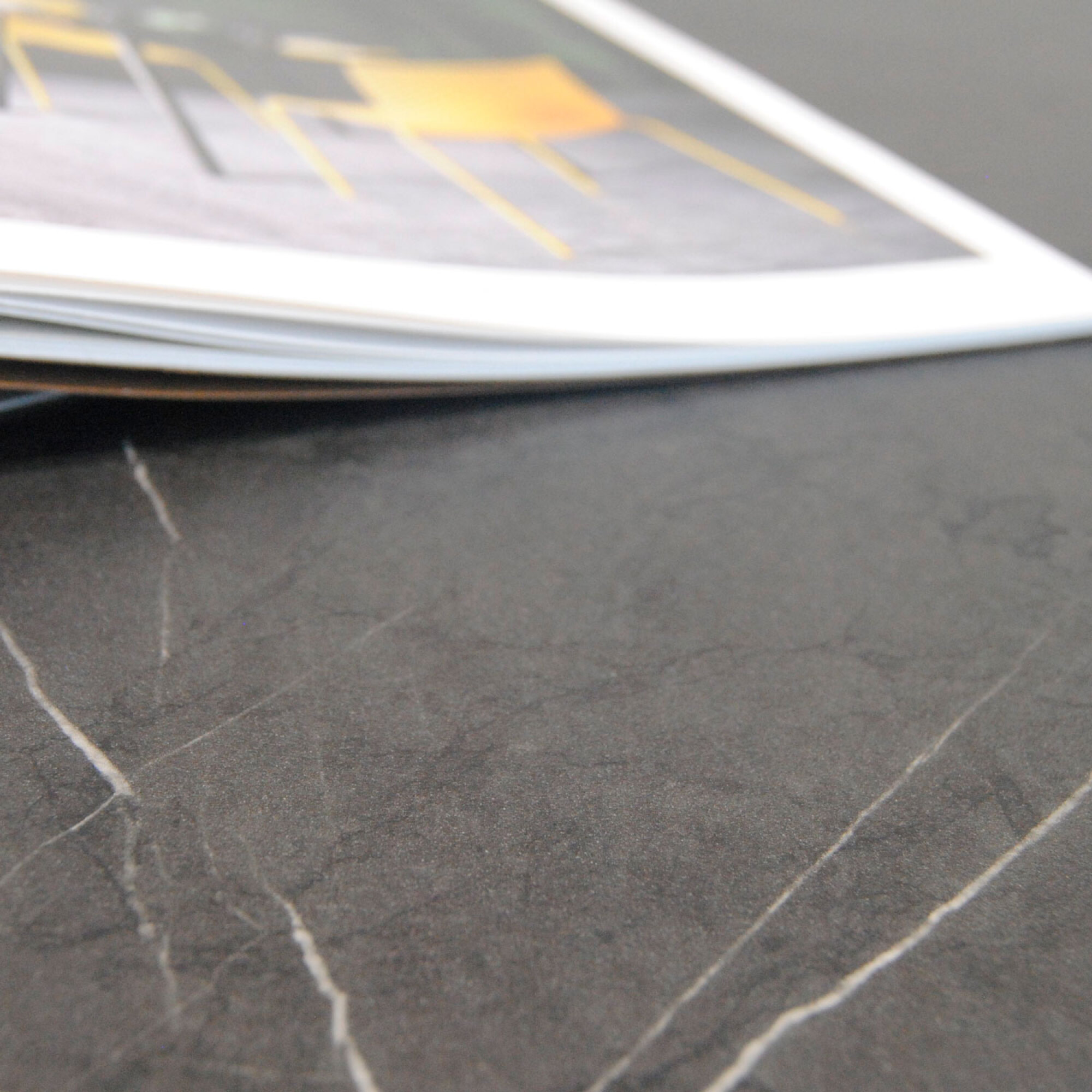 Table Ø120cm Rome bistrot pierre noire