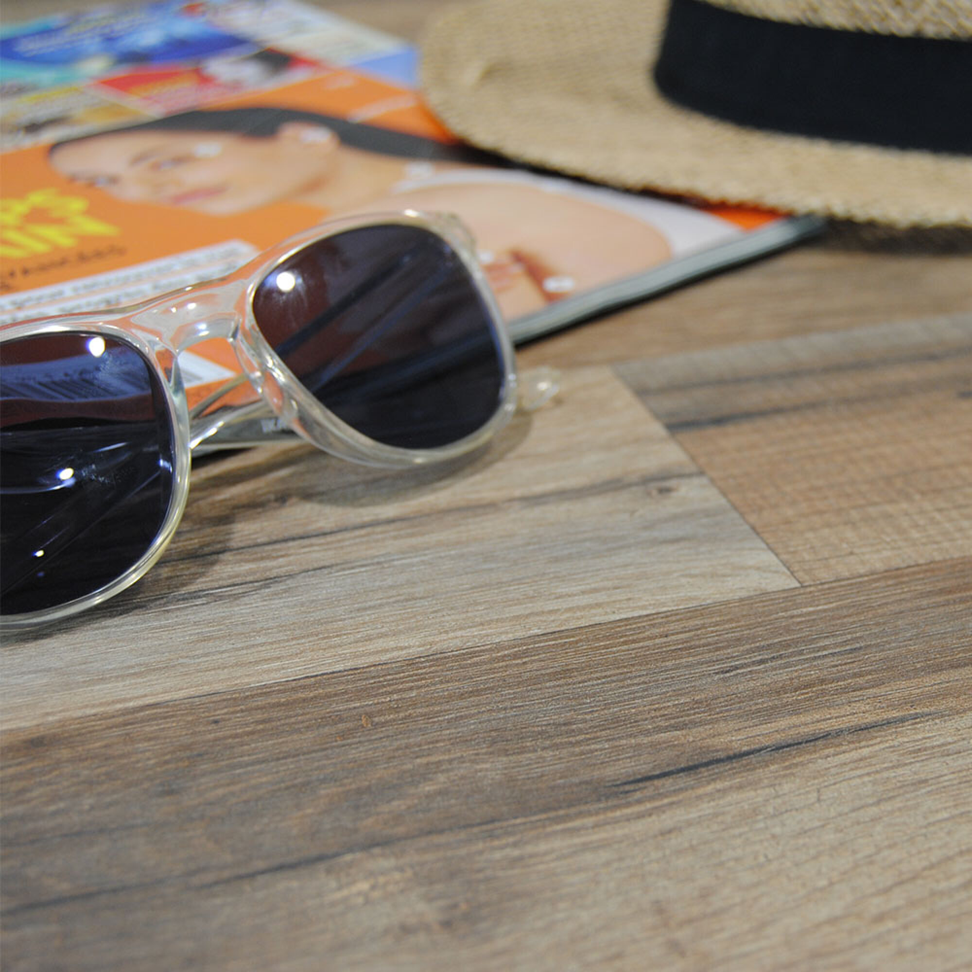 Table Ø70cm - modèle Round vieux plancher