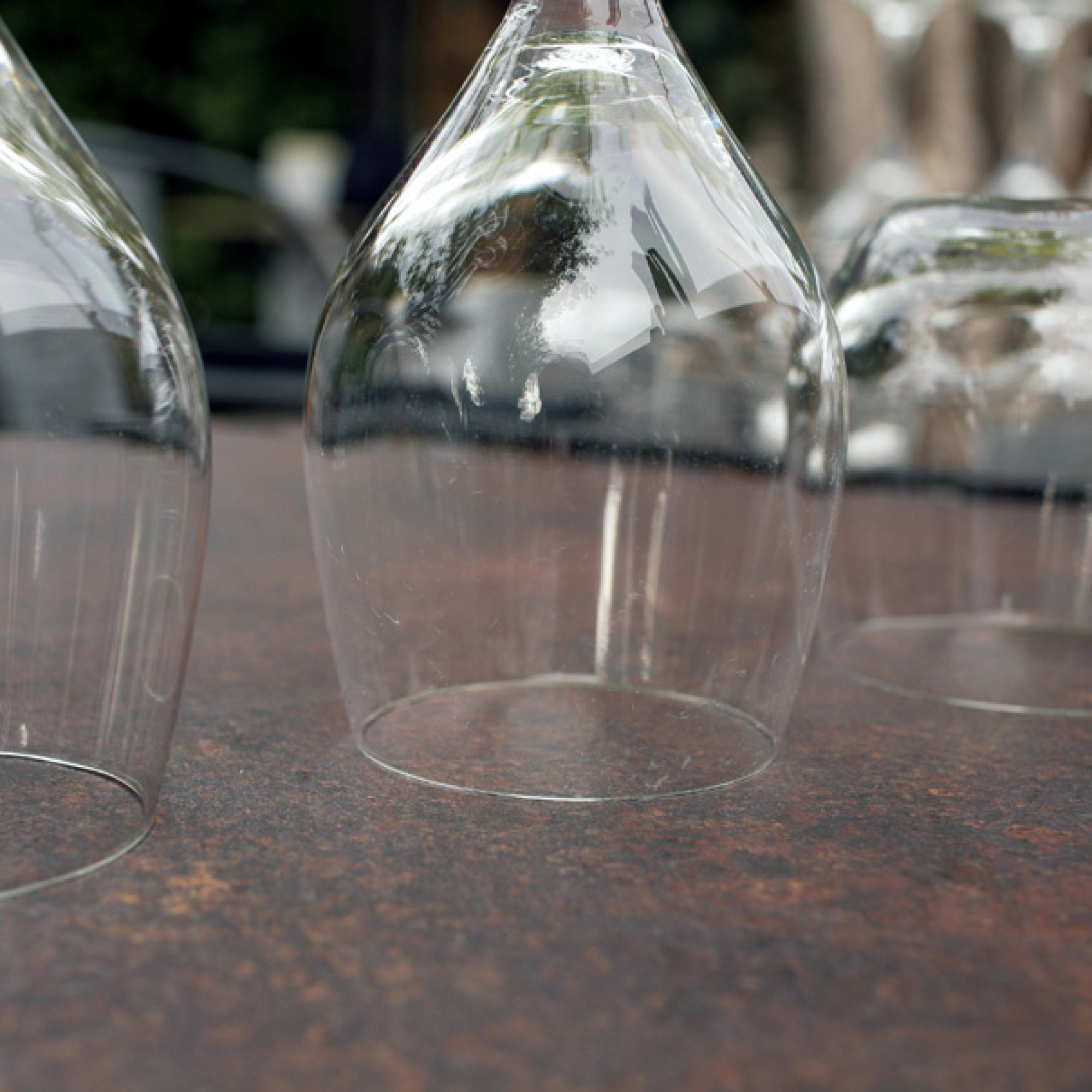 Table ronde Ø80cm - modèle Bazila rouille roc