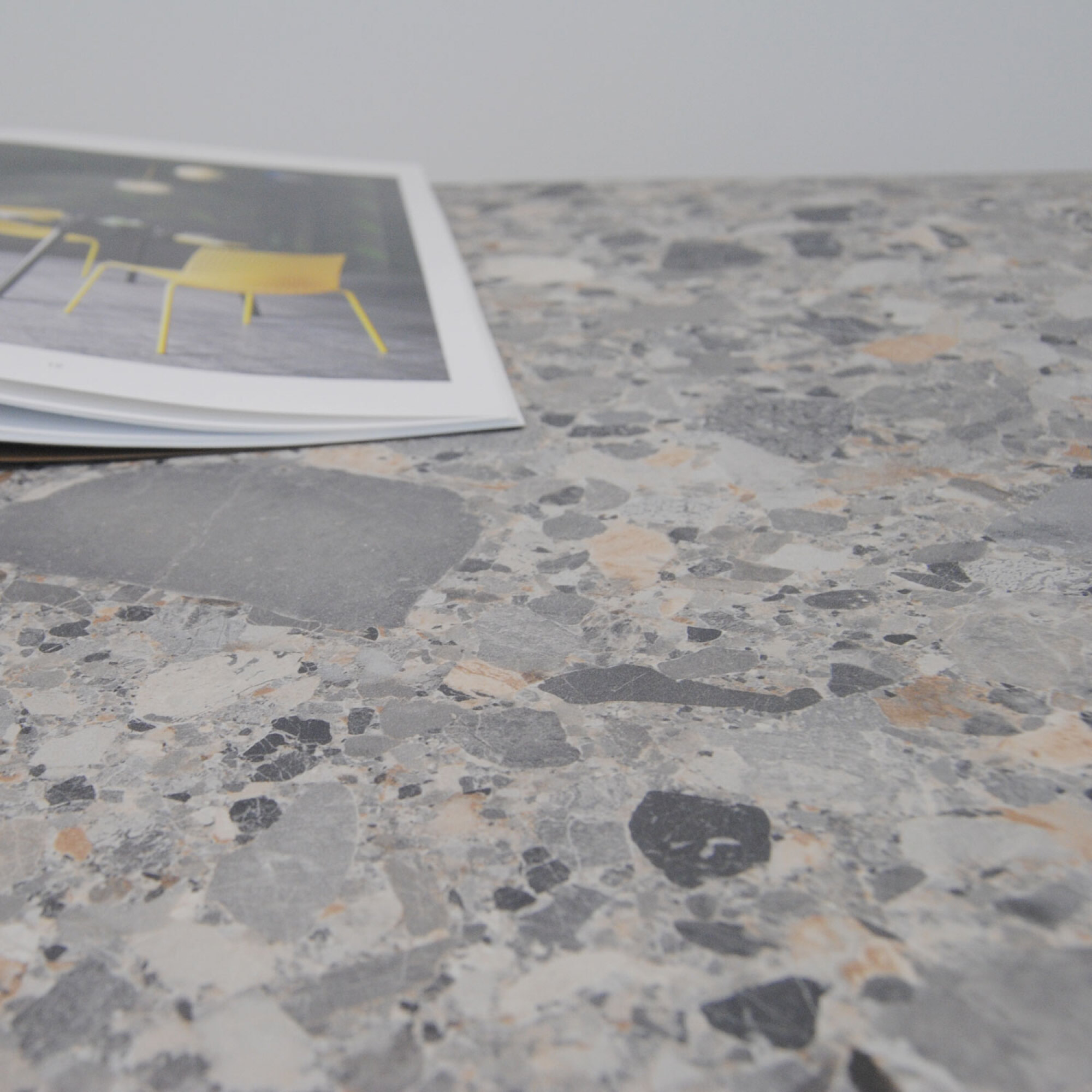 Table ronde Ø80cm - modèle Bazila terrazzo cepp