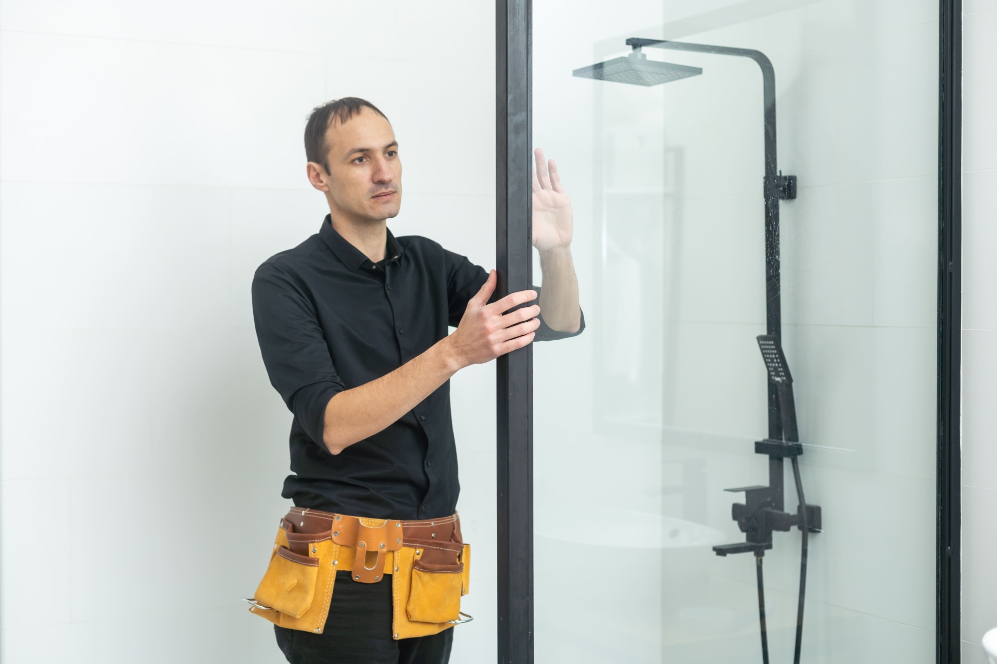 Installation d'une paroi de douche Novellini