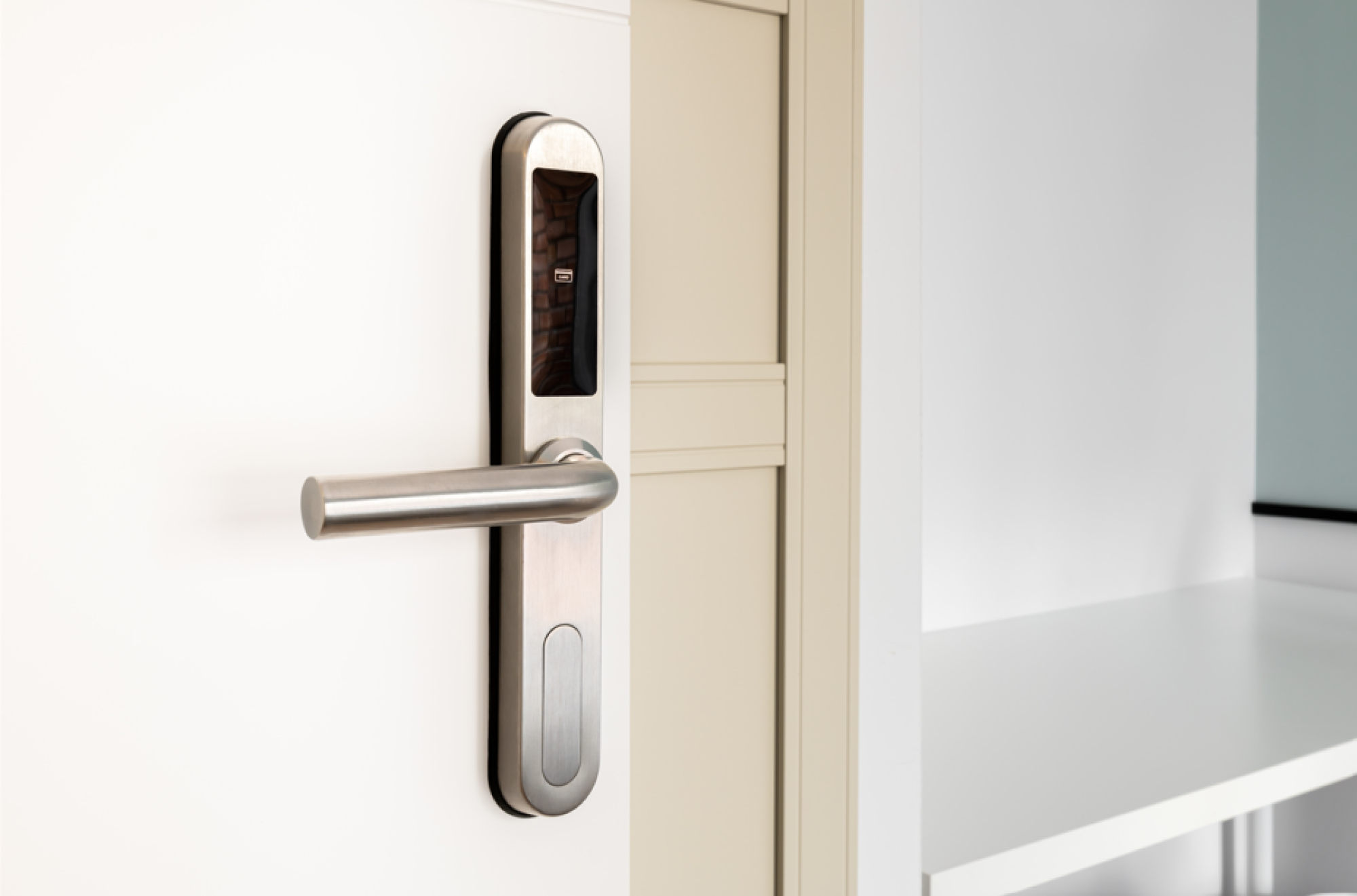 Installation de serrure automatique